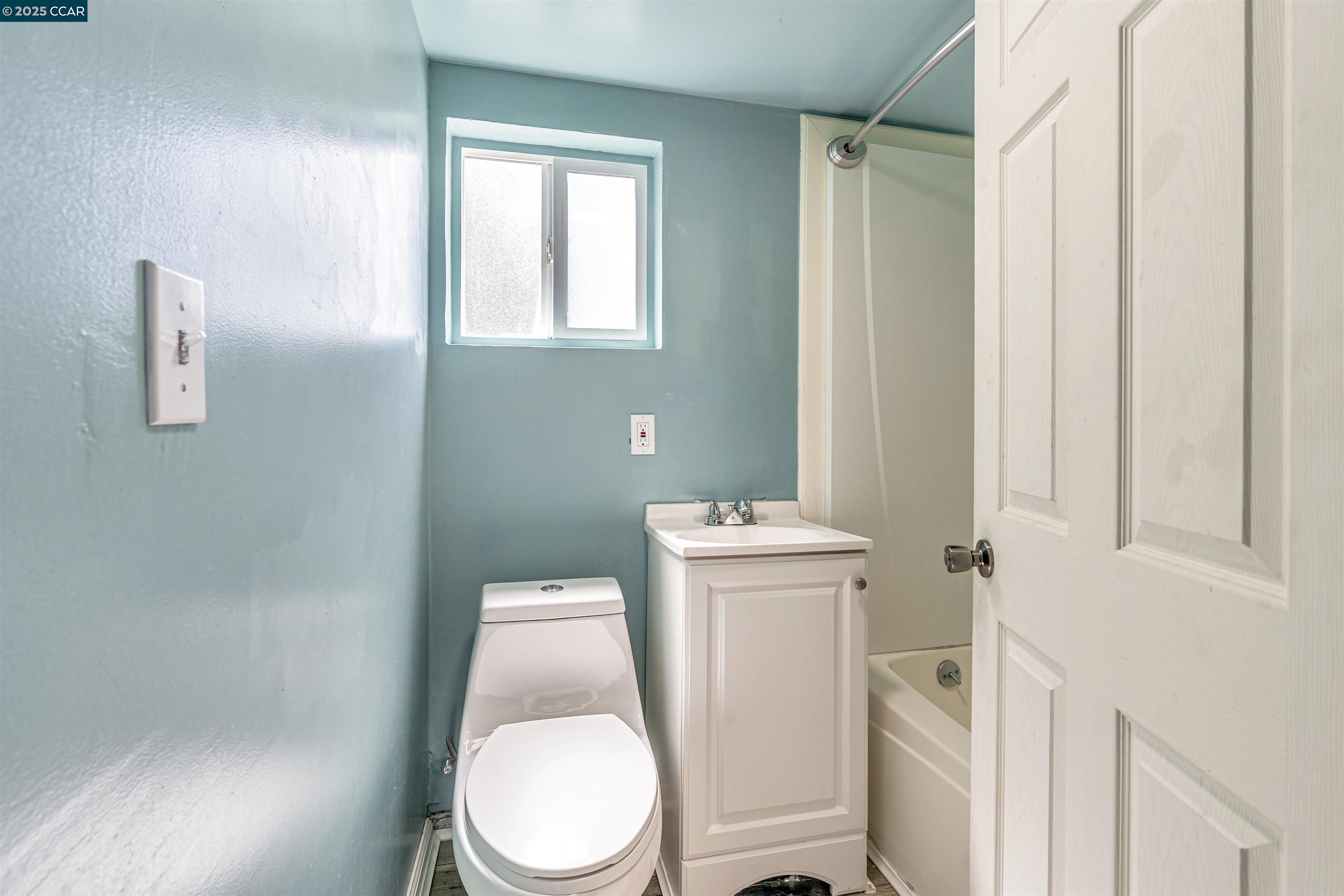 Detail Gallery Image 38 of 55 For 2230 Pomona Ave, Martinez,  CA 94553 - 5 Beds | 3 Baths
