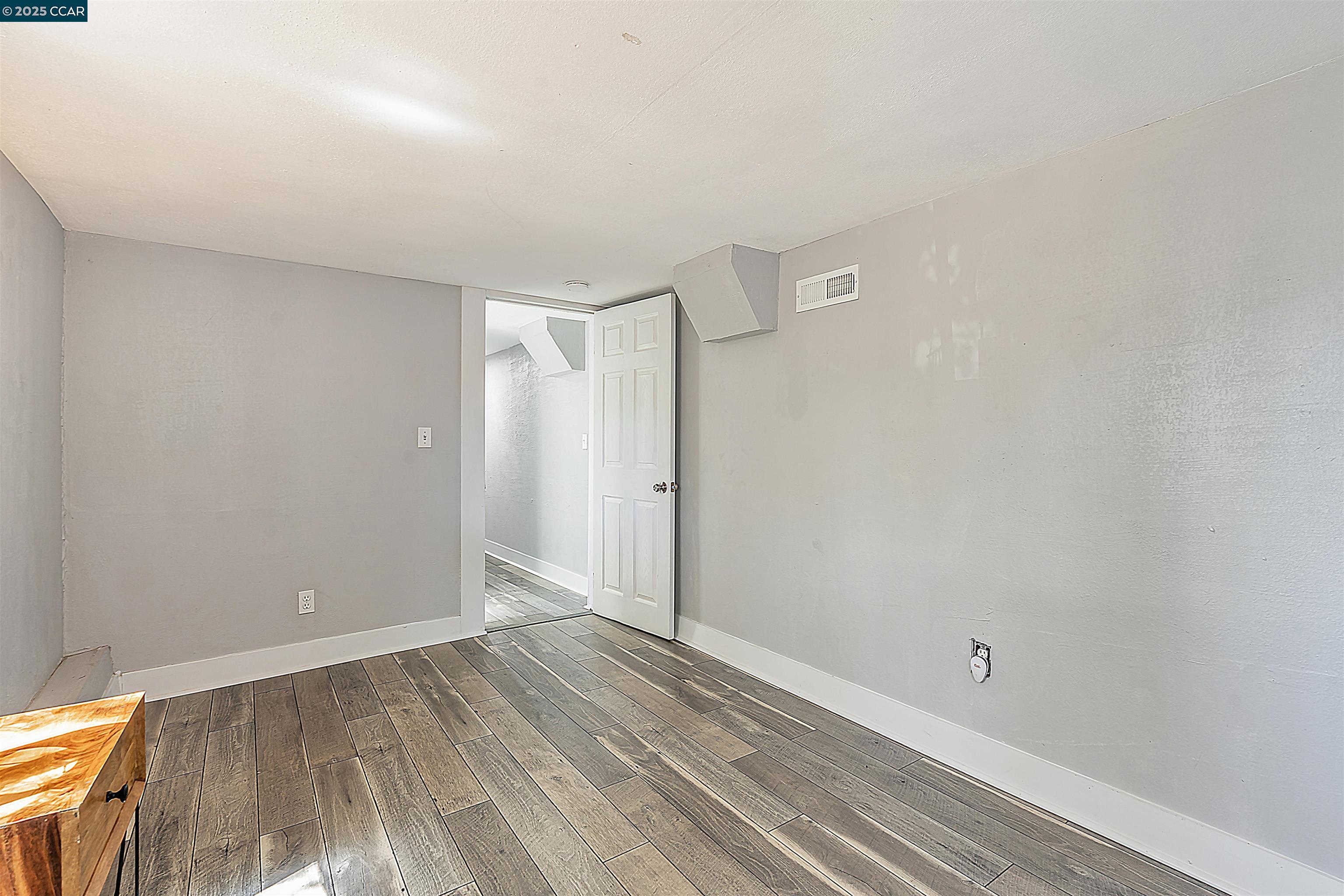 Detail Gallery Image 41 of 55 For 2230 Pomona Ave, Martinez,  CA 94553 - 5 Beds | 3 Baths