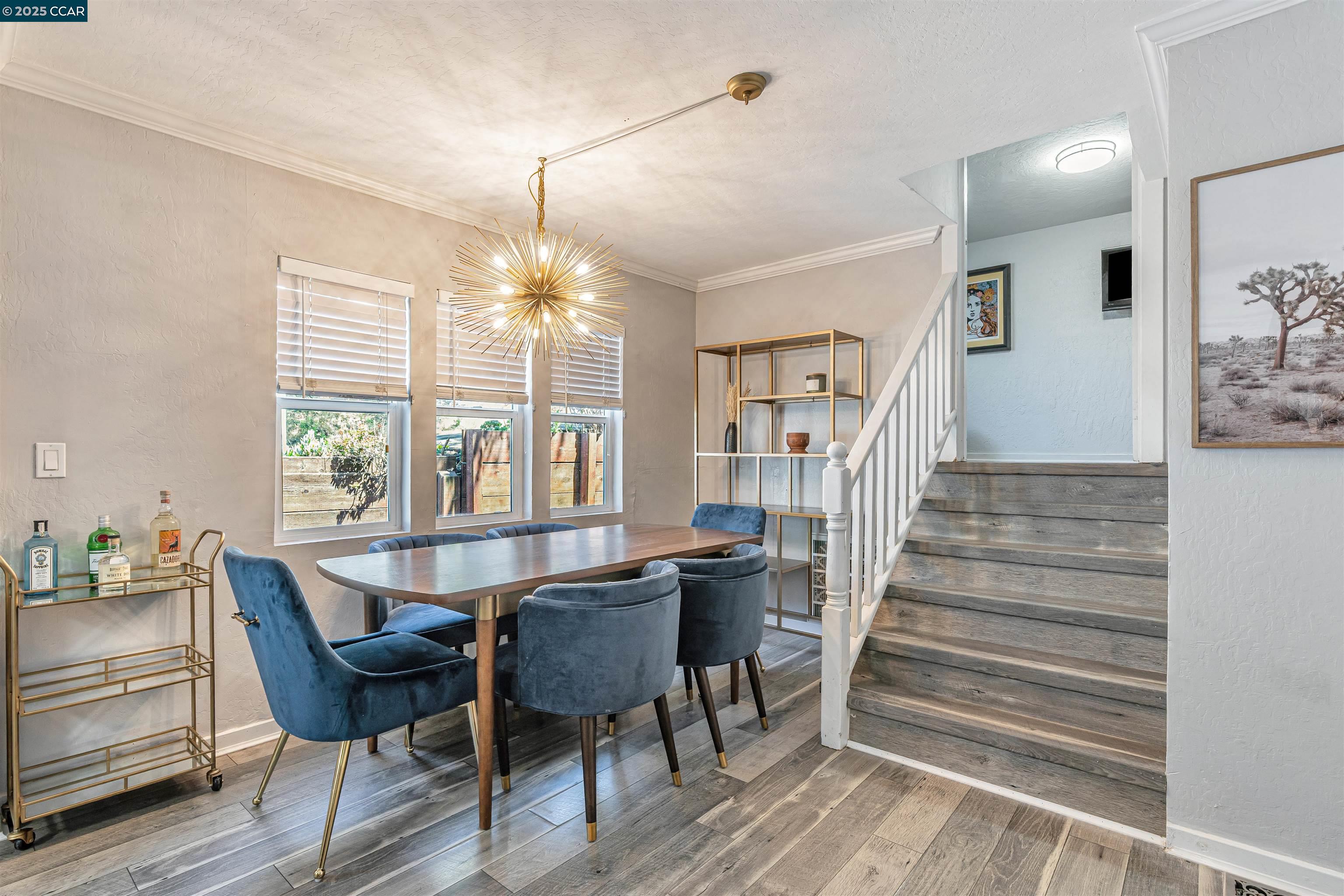 Detail Gallery Image 8 of 55 For 2230 Pomona Ave, Martinez,  CA 94553 - 5 Beds | 3 Baths