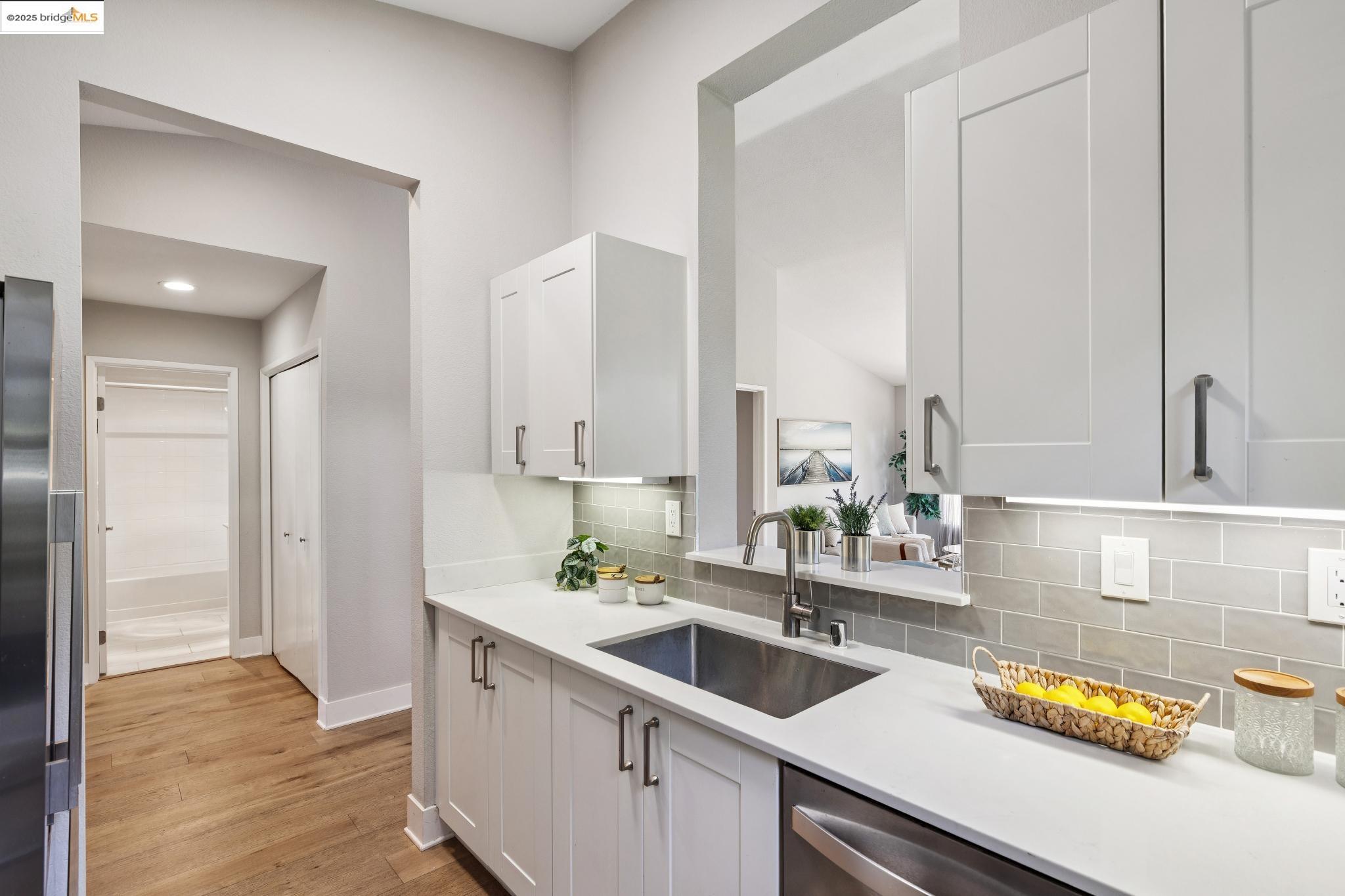 Detail Gallery Image 15 of 60 For 96 Bayside Ct, Richmond,  CA 94804 - 2 Beds | 2 Baths