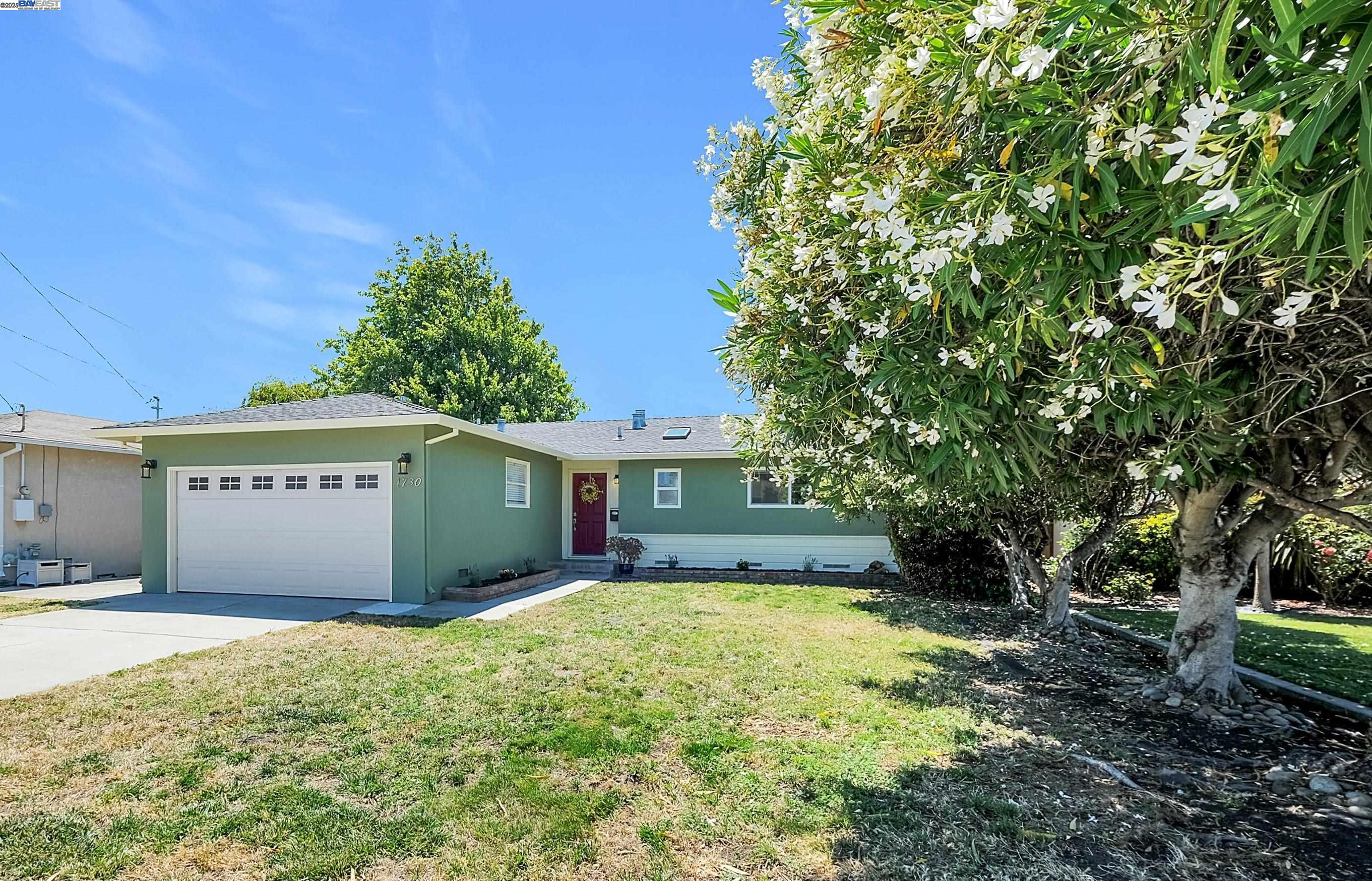 Detail Gallery Image 2 of 33 For 1730 via Ventana, San Lorenzo,  CA 94580 - 3 Beds | 1/1 Baths