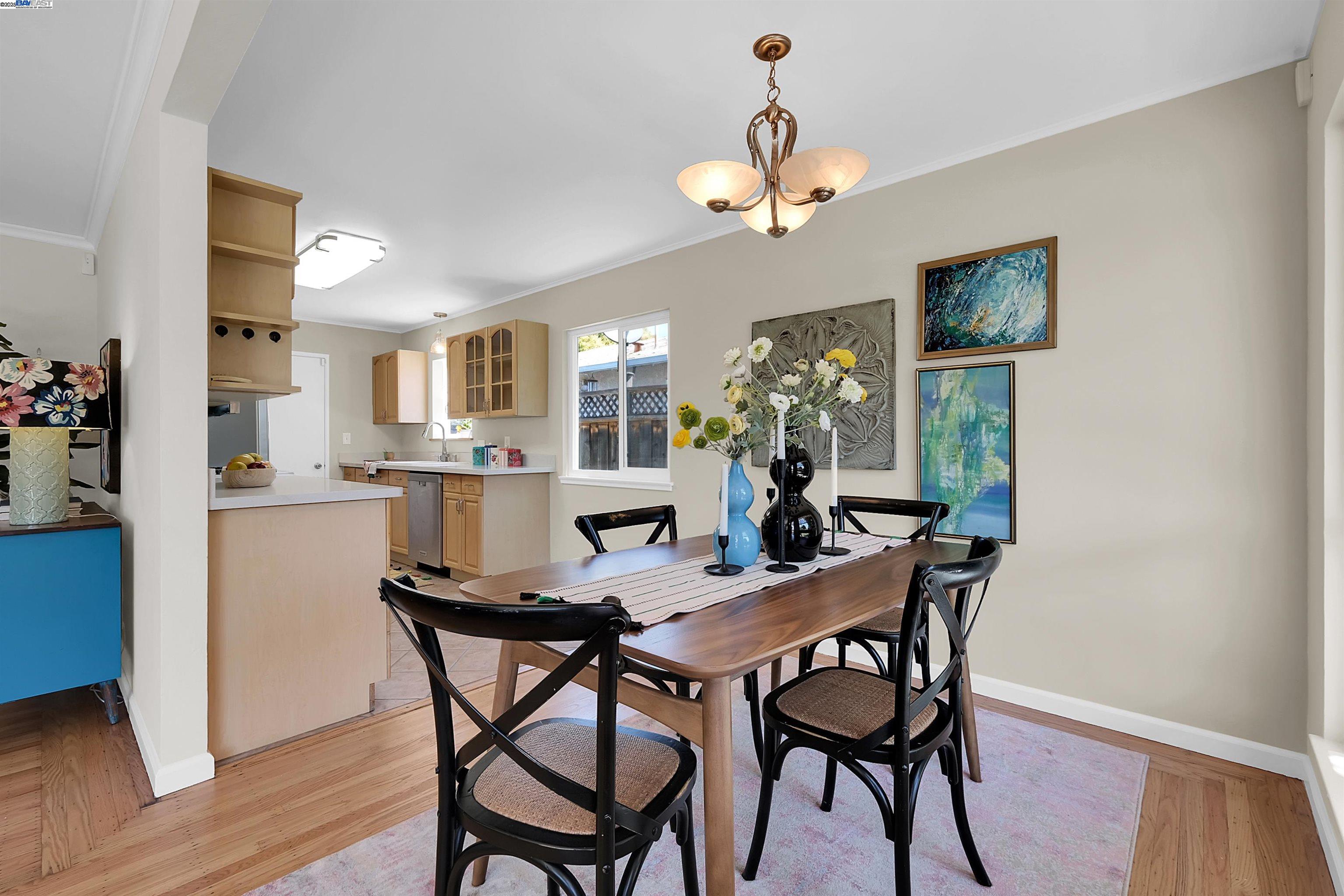 Detail Gallery Image 12 of 33 For 1730 via Ventana, San Lorenzo,  CA 94580 - 3 Beds | 1/1 Baths