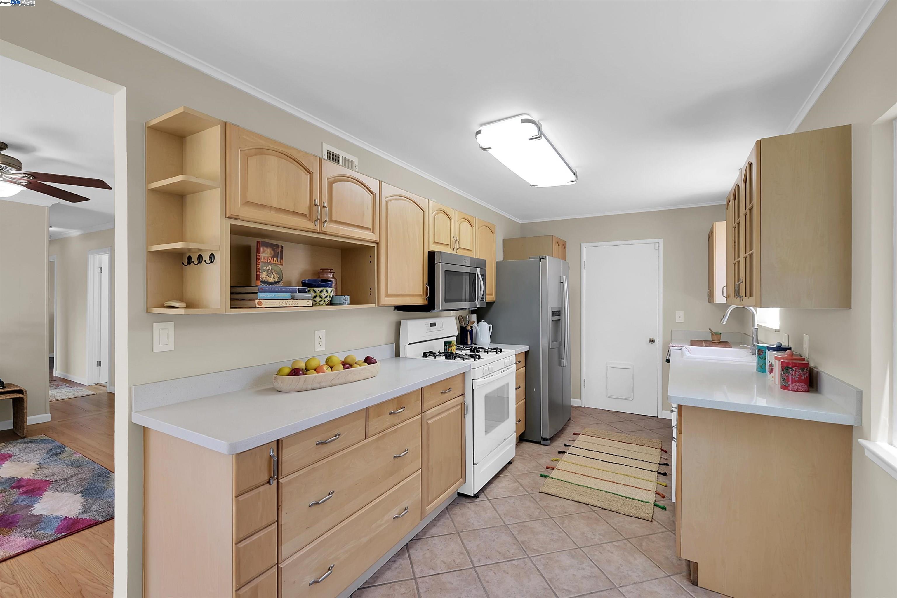 Detail Gallery Image 13 of 33 For 1730 via Ventana, San Lorenzo,  CA 94580 - 3 Beds | 1/1 Baths