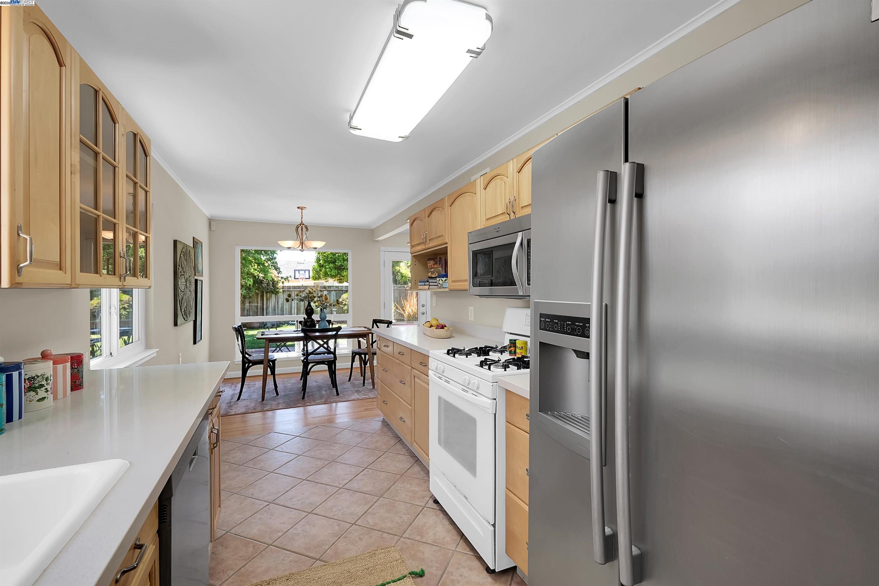 Detail Gallery Image 16 of 33 For 1730 via Ventana, San Lorenzo,  CA 94580 - 3 Beds | 1/1 Baths