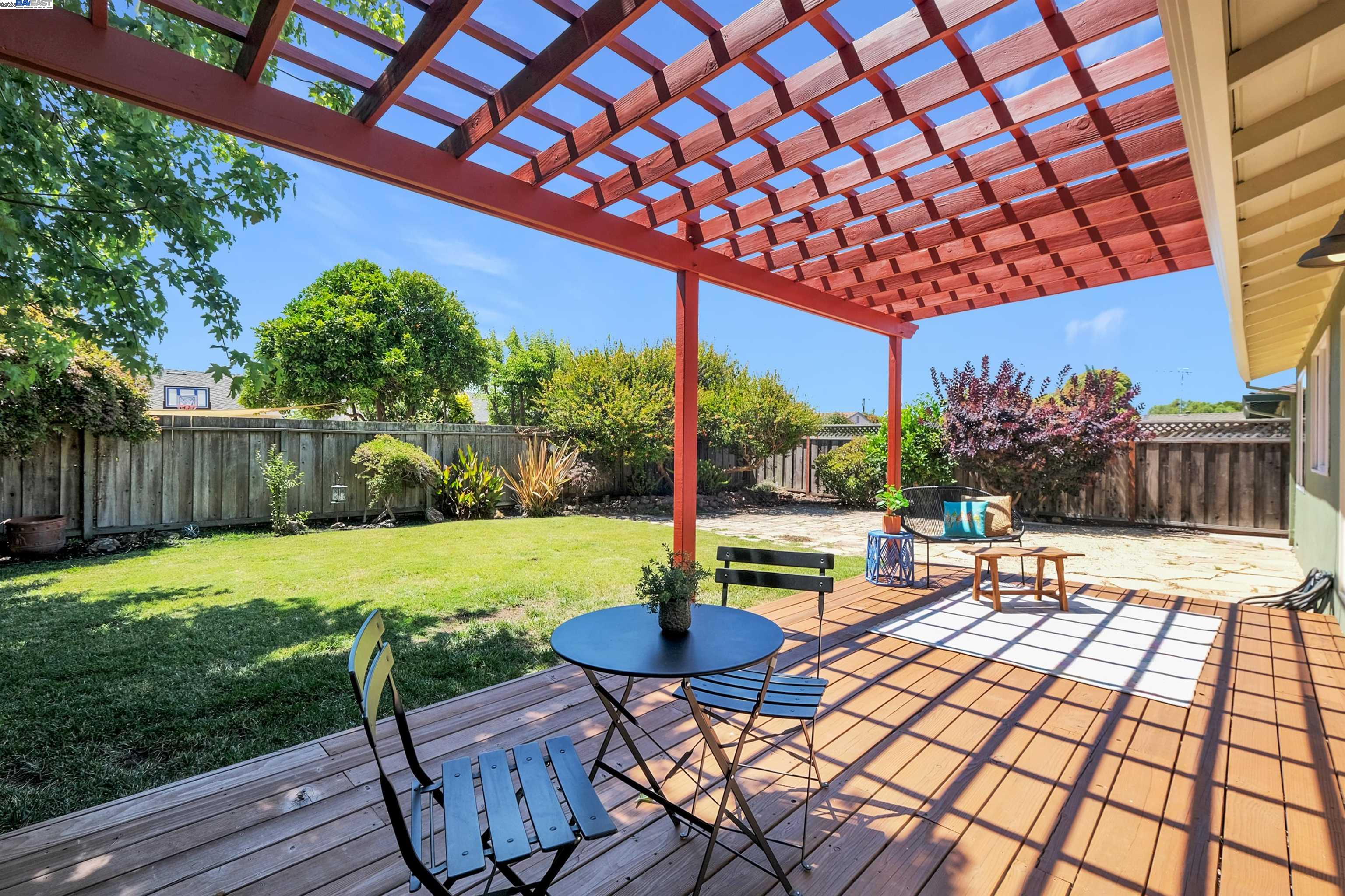 Detail Gallery Image 27 of 33 For 1730 via Ventana, San Lorenzo,  CA 94580 - 3 Beds | 1/1 Baths