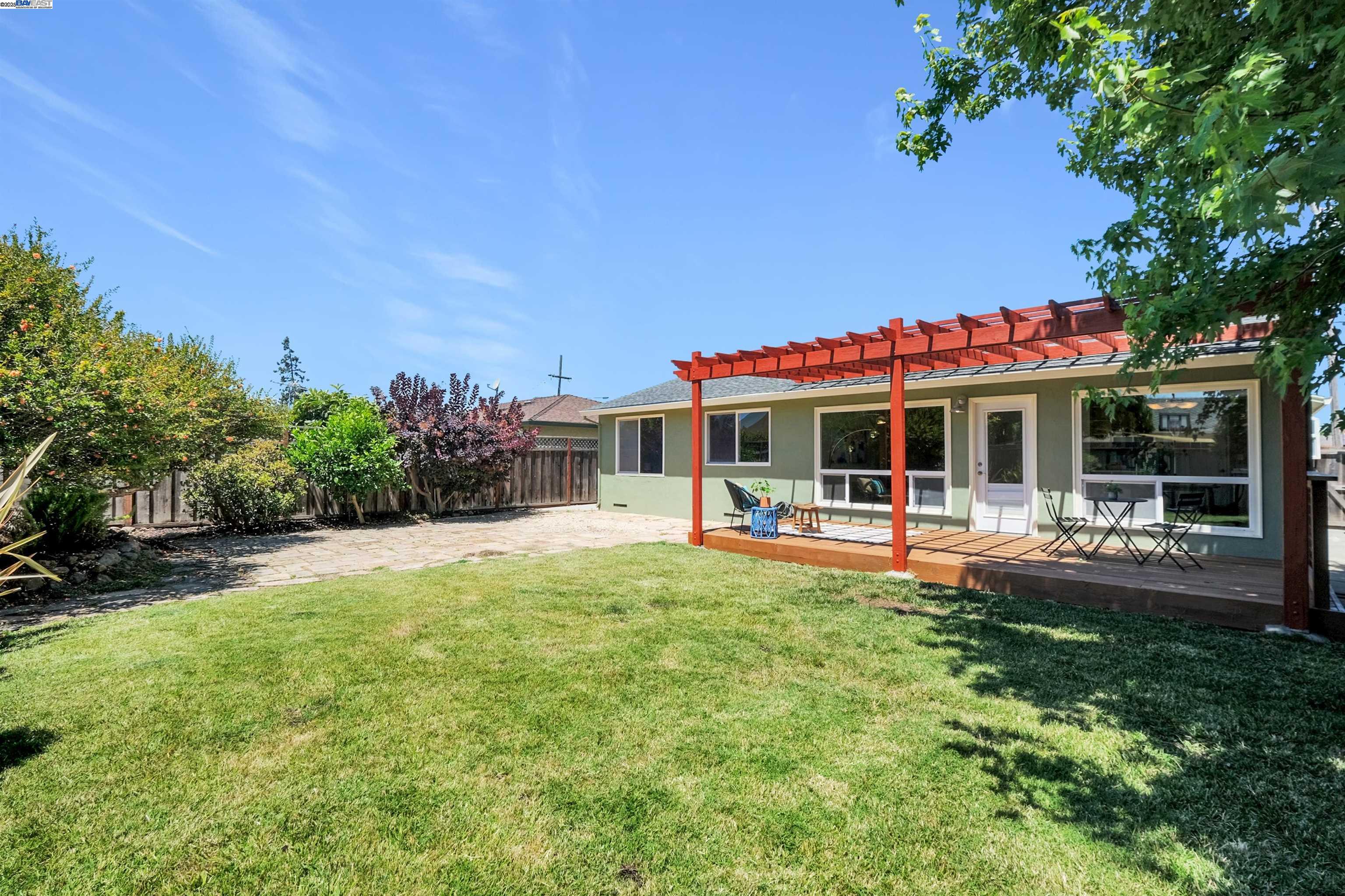 Detail Gallery Image 31 of 33 For 1730 via Ventana, San Lorenzo,  CA 94580 - 3 Beds | 1/1 Baths