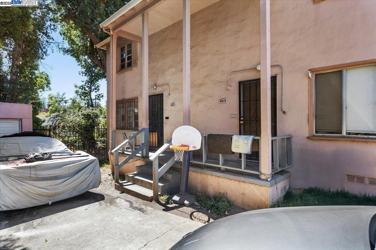 Detail Gallery Image 4 of 12 For 2744 Barry Pl, Oakland,  CA 94601 - – Beds | – Baths