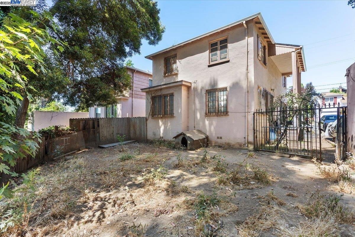 Detail Gallery Image 6 of 12 For 2744 Barry Pl, Oakland,  CA 94601 - – Beds | – Baths