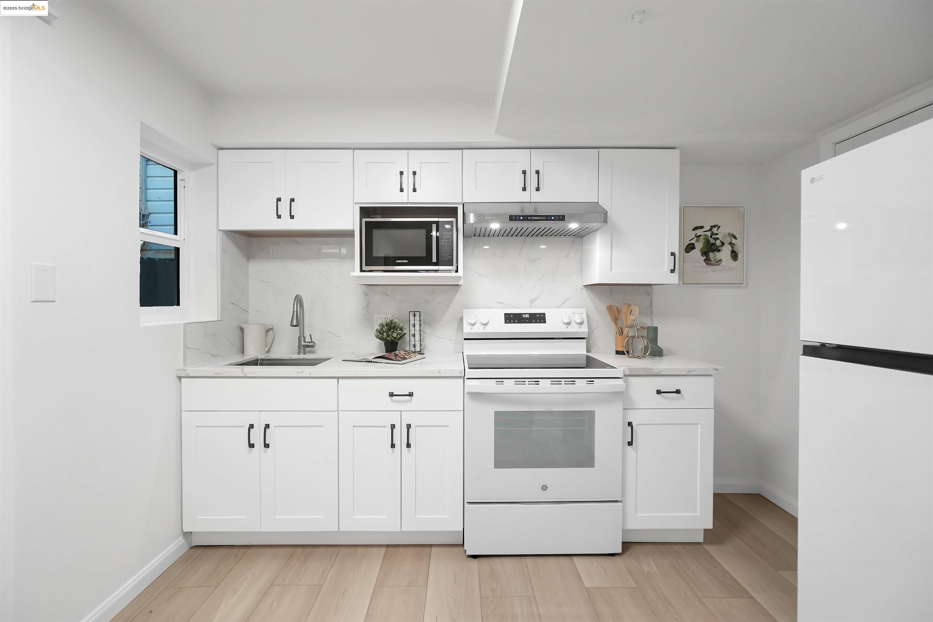 Detail Gallery Image 4 of 47 For 422-424 34th Ave, San Francisco,  CA 94121 - – Beds | – Baths