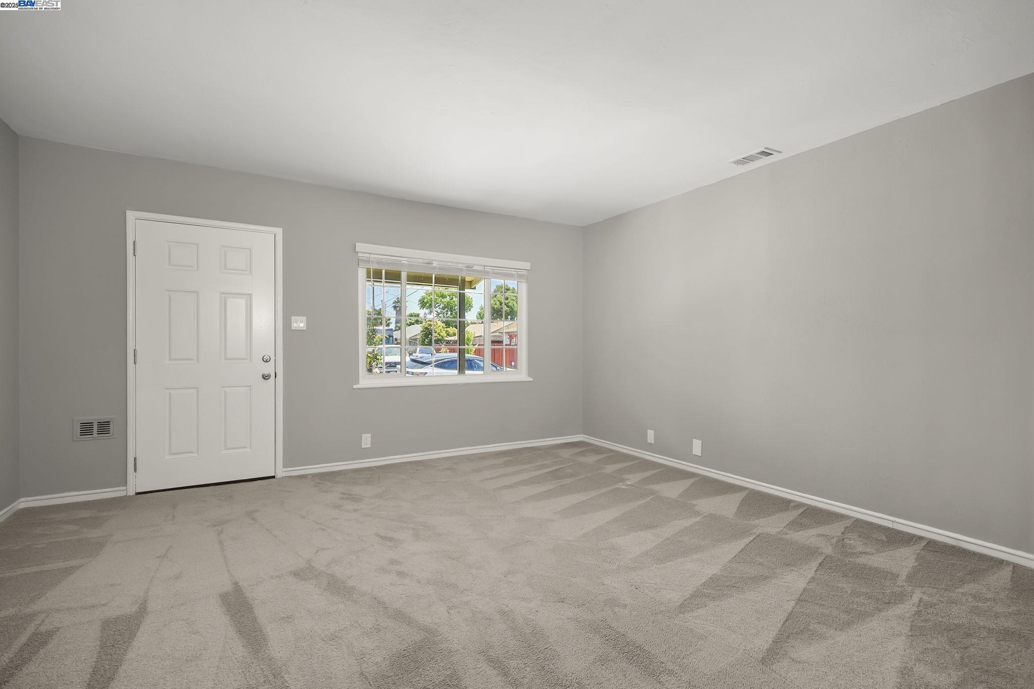 Detail Gallery Image 6 of 21 For 456 Custer Rd, Hayward,  CA 94544 - 3 Beds | 1 Baths