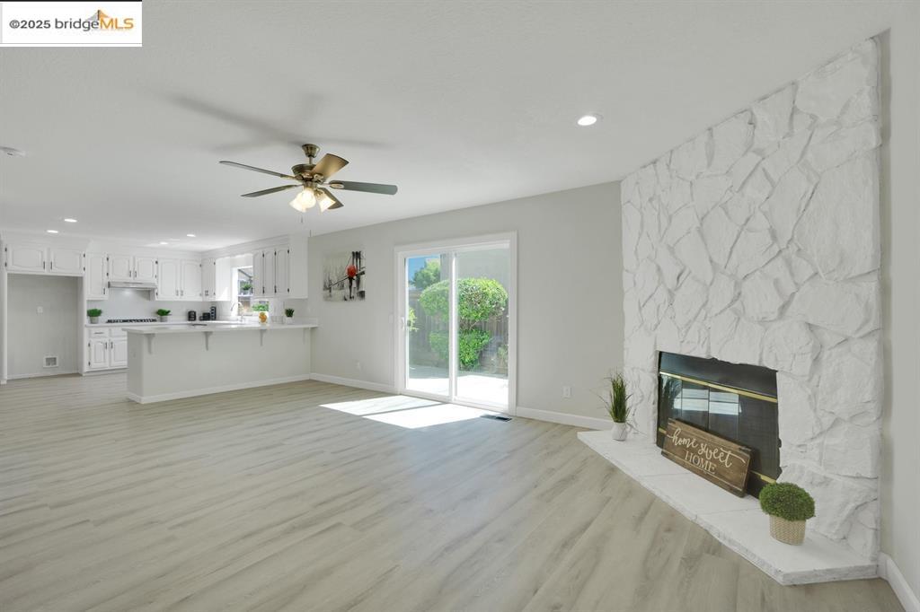 Detail Gallery Image 5 of 33 For 2490 Ponte Mira Way, Stockton,  CA 95209-9999 - 3 Beds | 2/1 Baths