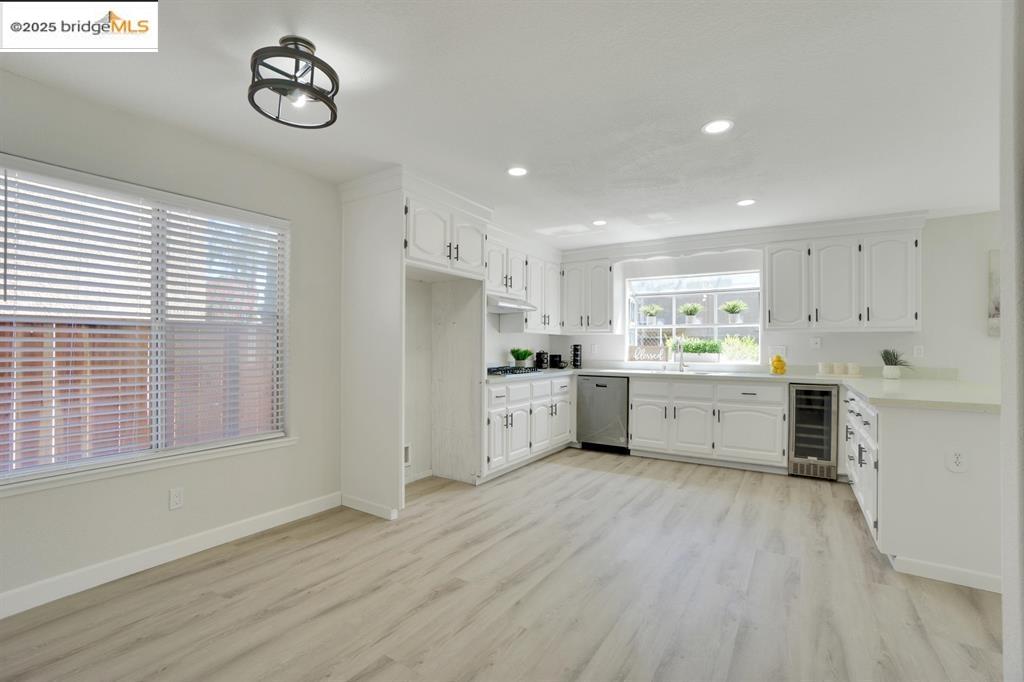 Detail Gallery Image 7 of 33 For 2490 Ponte Mira Way, Stockton,  CA 95209-9999 - 3 Beds | 2/1 Baths