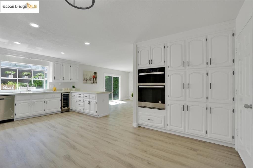 Detail Gallery Image 8 of 33 For 2490 Ponte Mira Way, Stockton,  CA 95209-9999 - 3 Beds | 2/1 Baths
