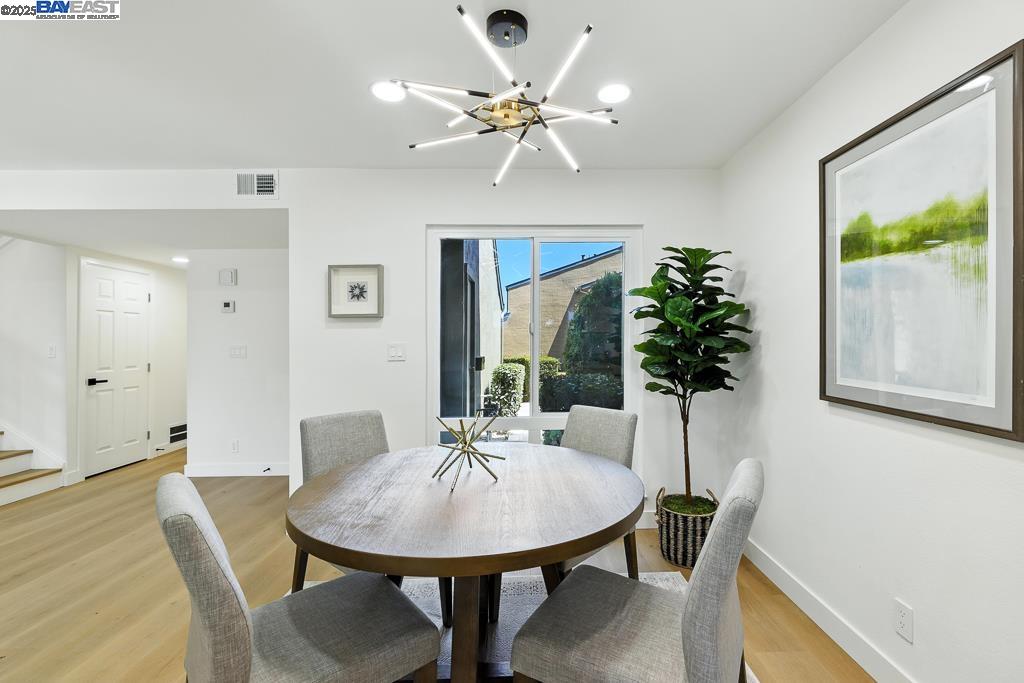 Detail Gallery Image 11 of 56 For 739 Aries Ln, Foster City,  CA 94404 - 3 Beds | 2/1 Baths