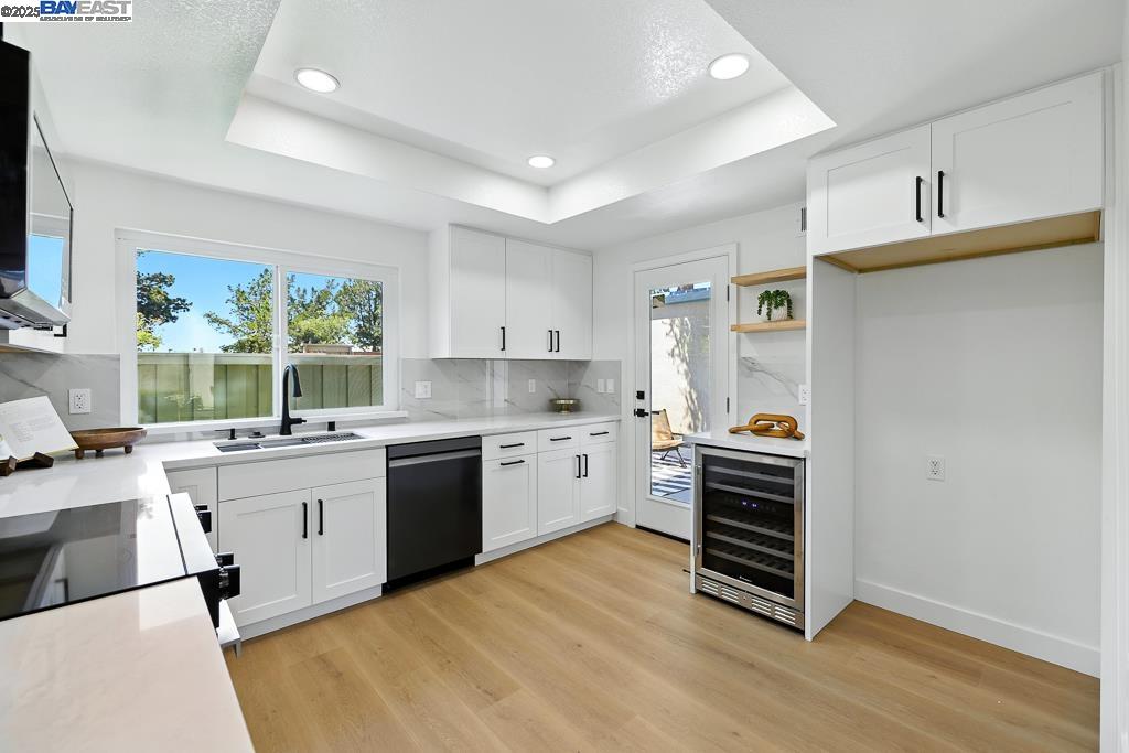 Detail Gallery Image 12 of 56 For 739 Aries Ln, Foster City,  CA 94404 - 3 Beds | 2/1 Baths