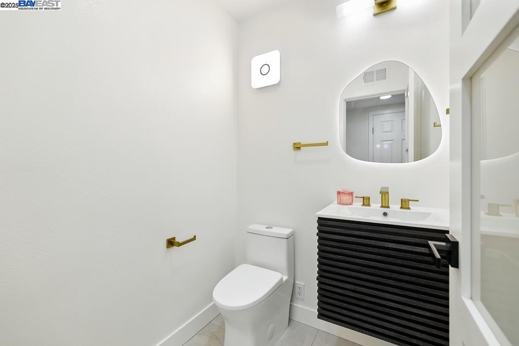 Detail Gallery Image 17 of 56 For 739 Aries Ln, Foster City,  CA 94404 - 3 Beds | 2/1 Baths