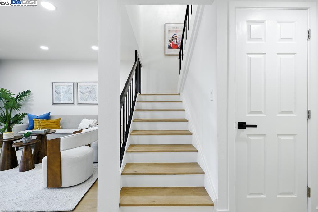Detail Gallery Image 18 of 56 For 739 Aries Ln, Foster City,  CA 94404 - 3 Beds | 2/1 Baths