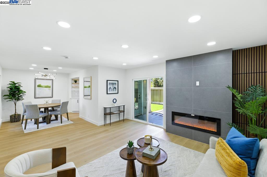Detail Gallery Image 6 of 56 For 739 Aries Ln, Foster City,  CA 94404 - 3 Beds | 2/1 Baths