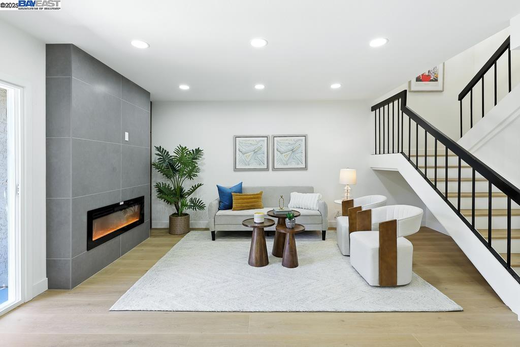 Detail Gallery Image 7 of 56 For 739 Aries Ln, Foster City,  CA 94404 - 3 Beds | 2/1 Baths