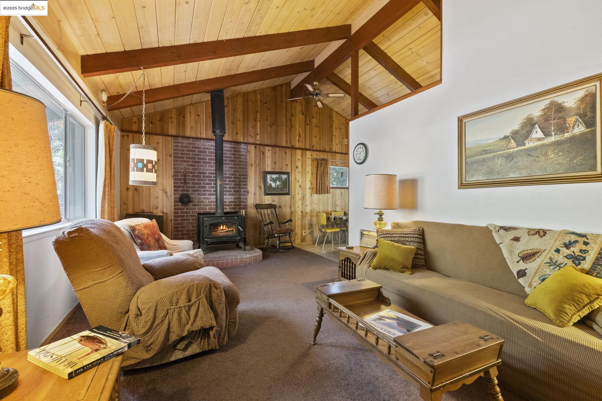 Detail Gallery Image 4 of 21 For 24318 Kalanu Pl, Mi Wuk Village,  CA 95346 - 2 Beds | 1 Baths