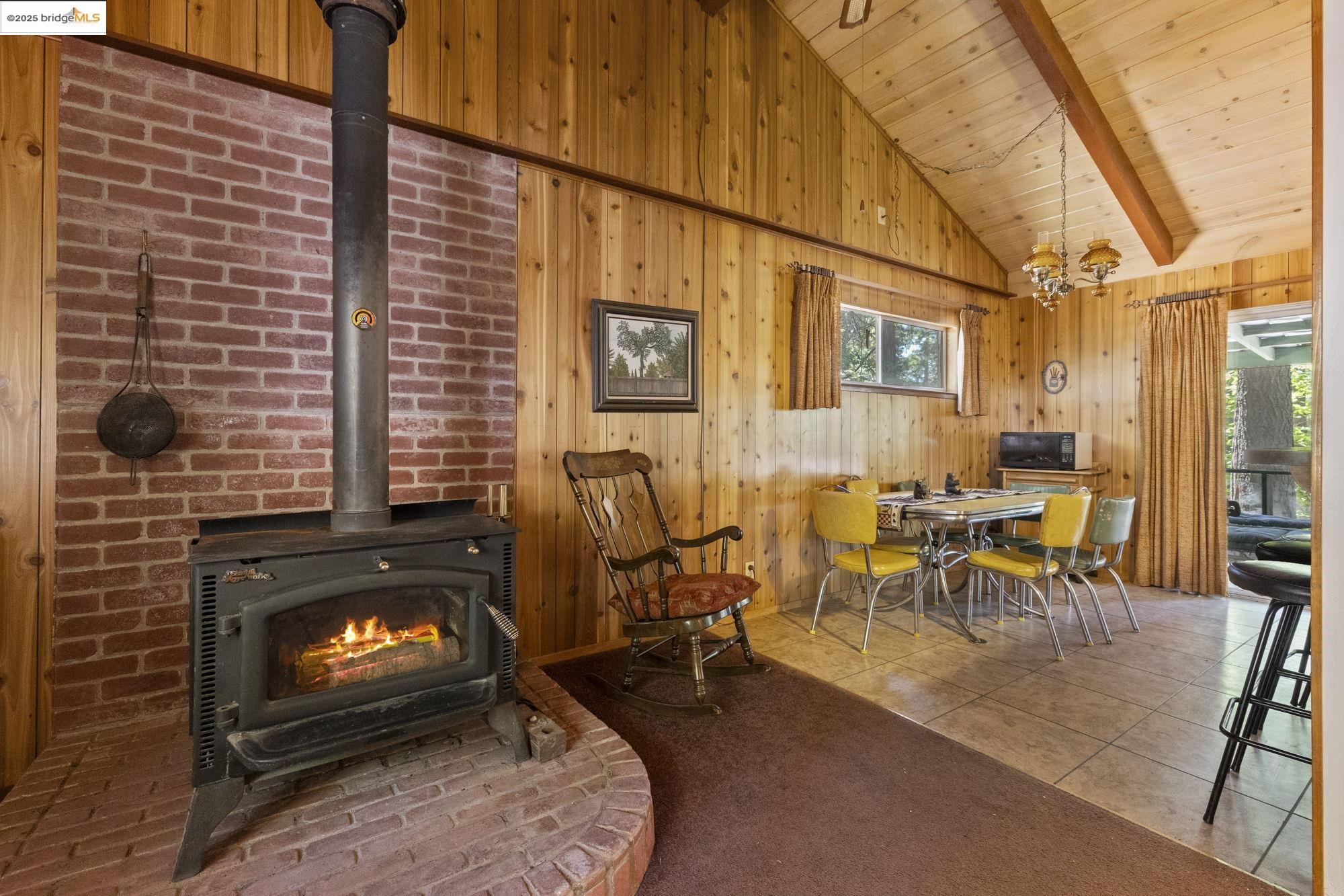 Detail Gallery Image 6 of 21 For 24318 Kalanu Pl, Mi Wuk Village,  CA 95346 - 2 Beds | 1 Baths