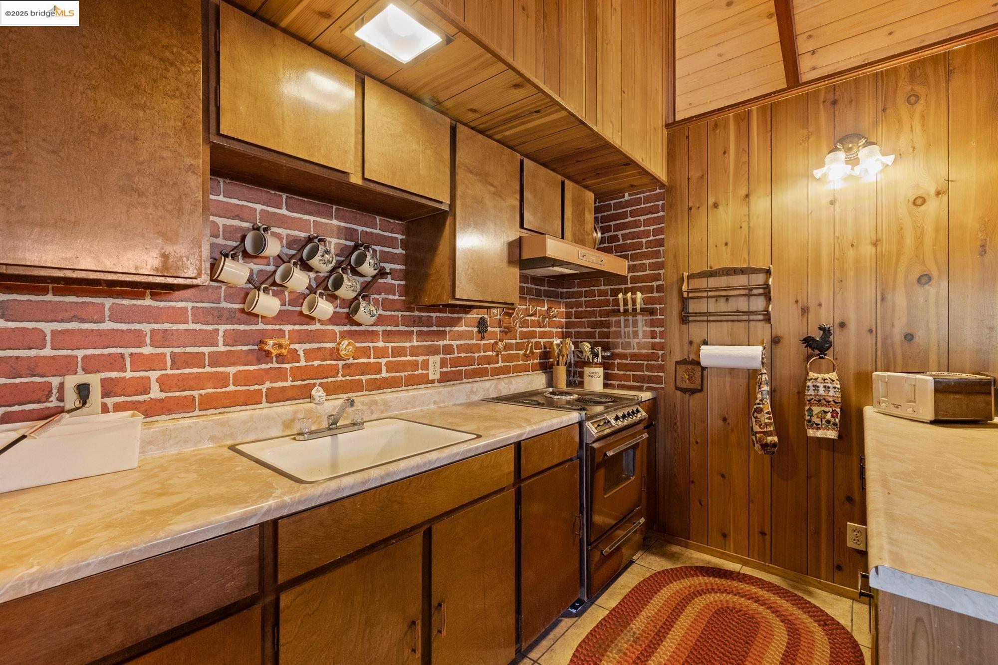 Detail Gallery Image 9 of 21 For 24318 Kalanu Pl, Mi Wuk Village,  CA 95346 - 2 Beds | 1 Baths