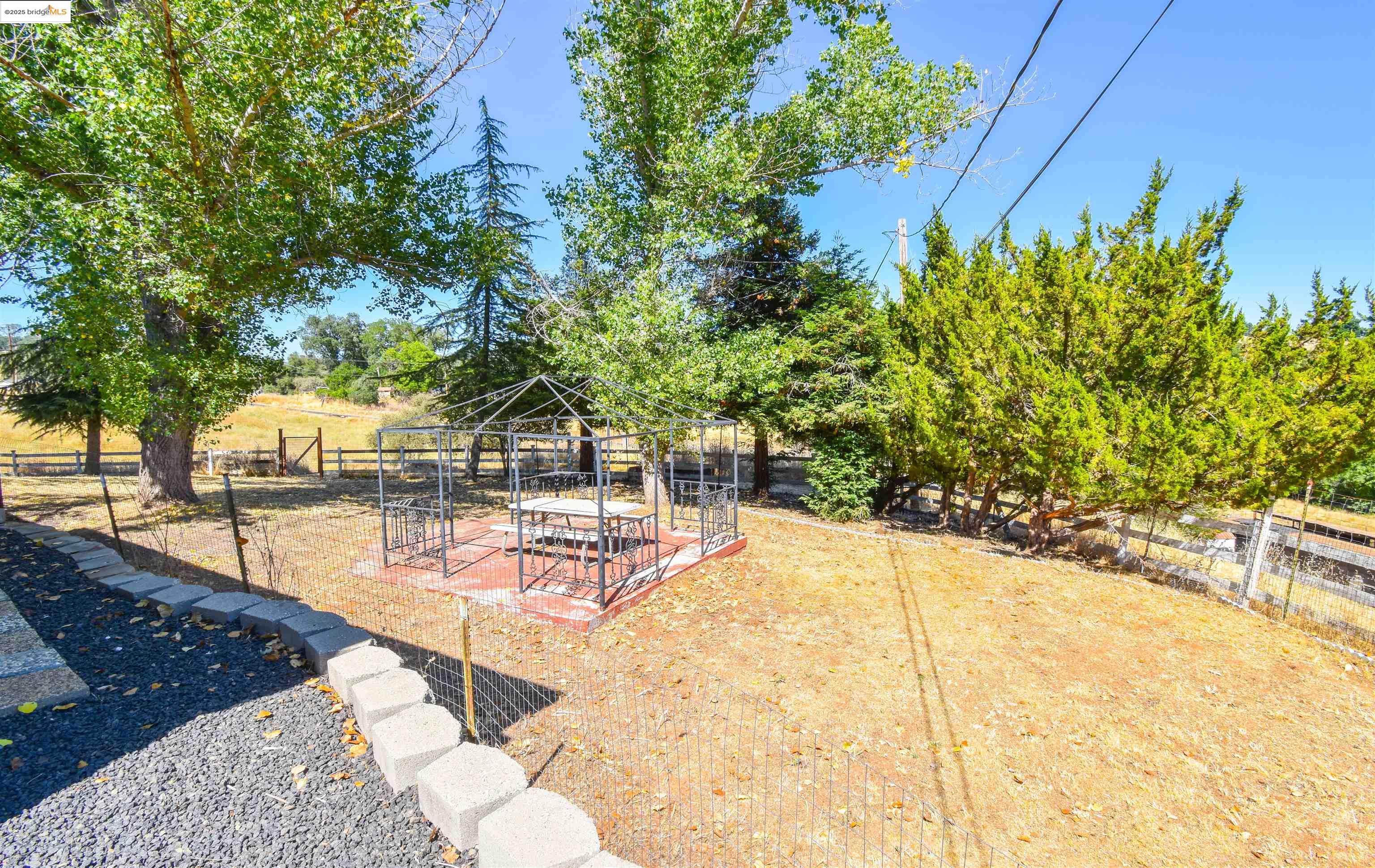 Detail Gallery Image 33 of 37 For 17390 Campbell Flat Rd, Sonora,  CA 95370 - 2 Beds | 2 Baths