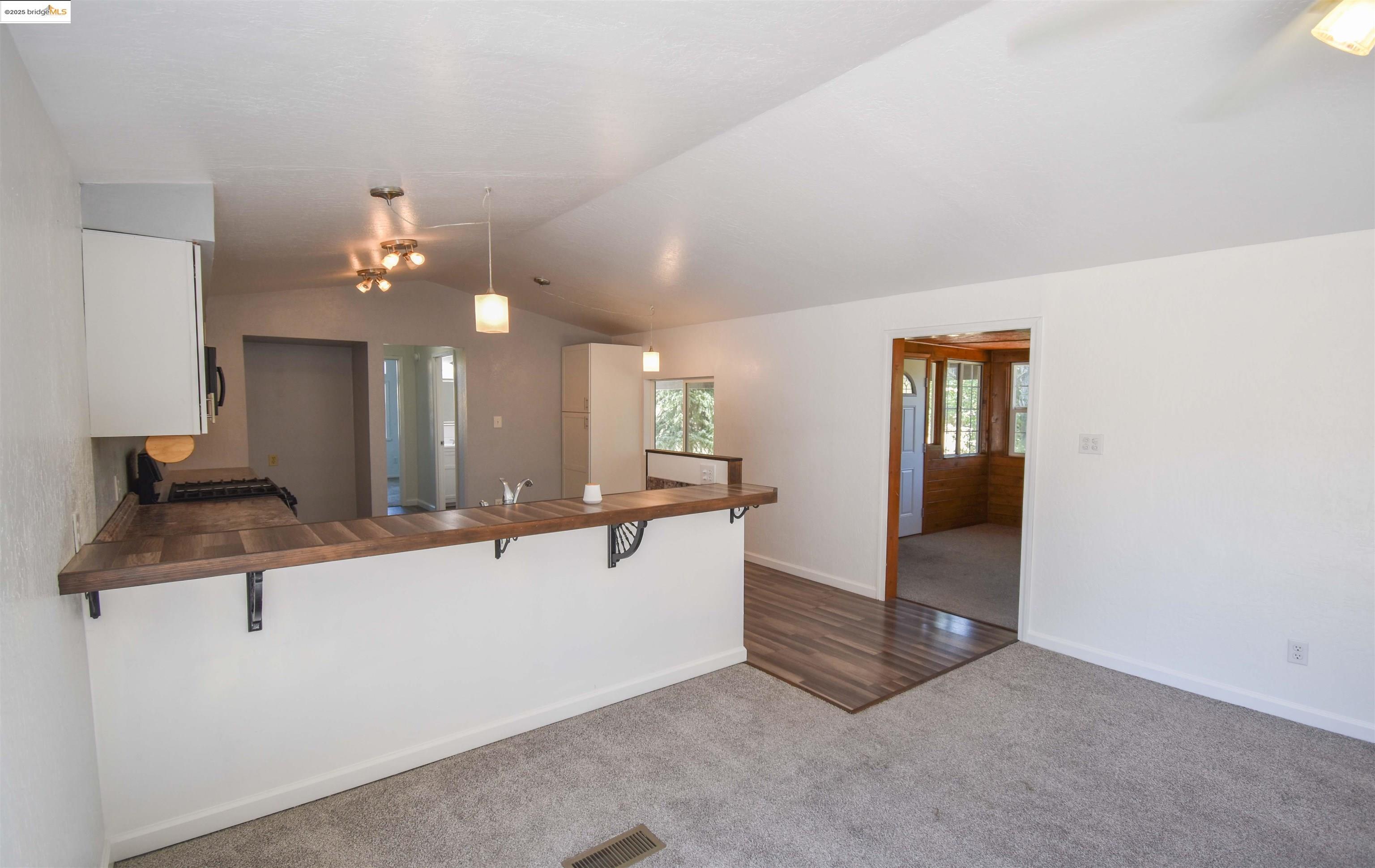 Detail Gallery Image 7 of 37 For 17390 Campbell Flat Rd, Sonora,  CA 95370 - 2 Beds | 2 Baths
