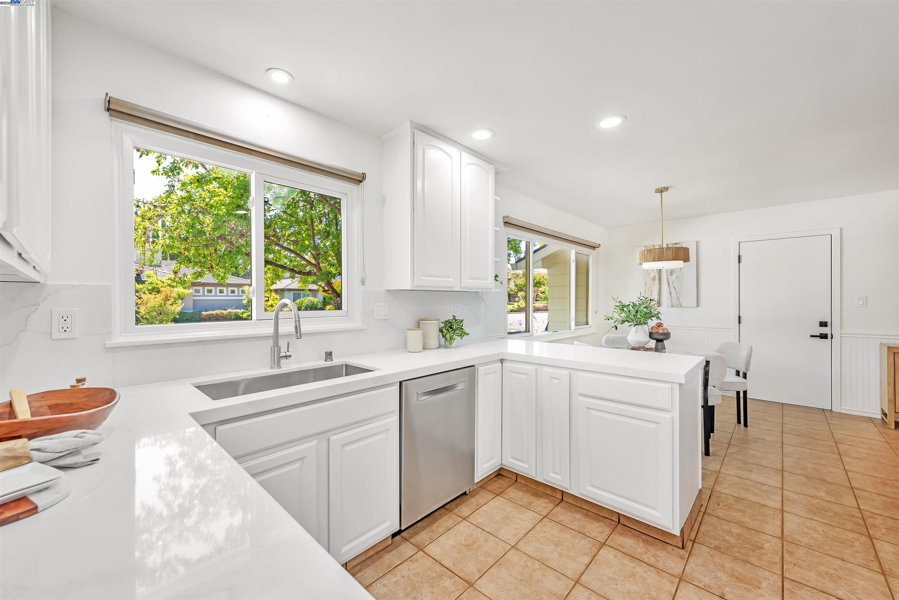 Detail Gallery Image 14 of 56 For 38388 Logan Dr, Fremont,  CA 94536 - 5 Beds | 3 Baths