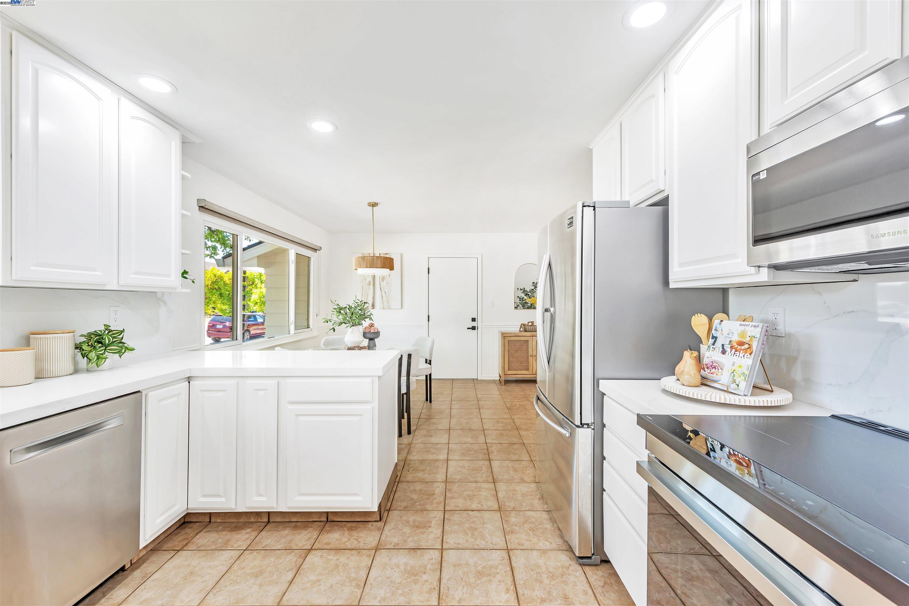 Detail Gallery Image 15 of 56 For 38388 Logan Dr, Fremont,  CA 94536 - 5 Beds | 3 Baths