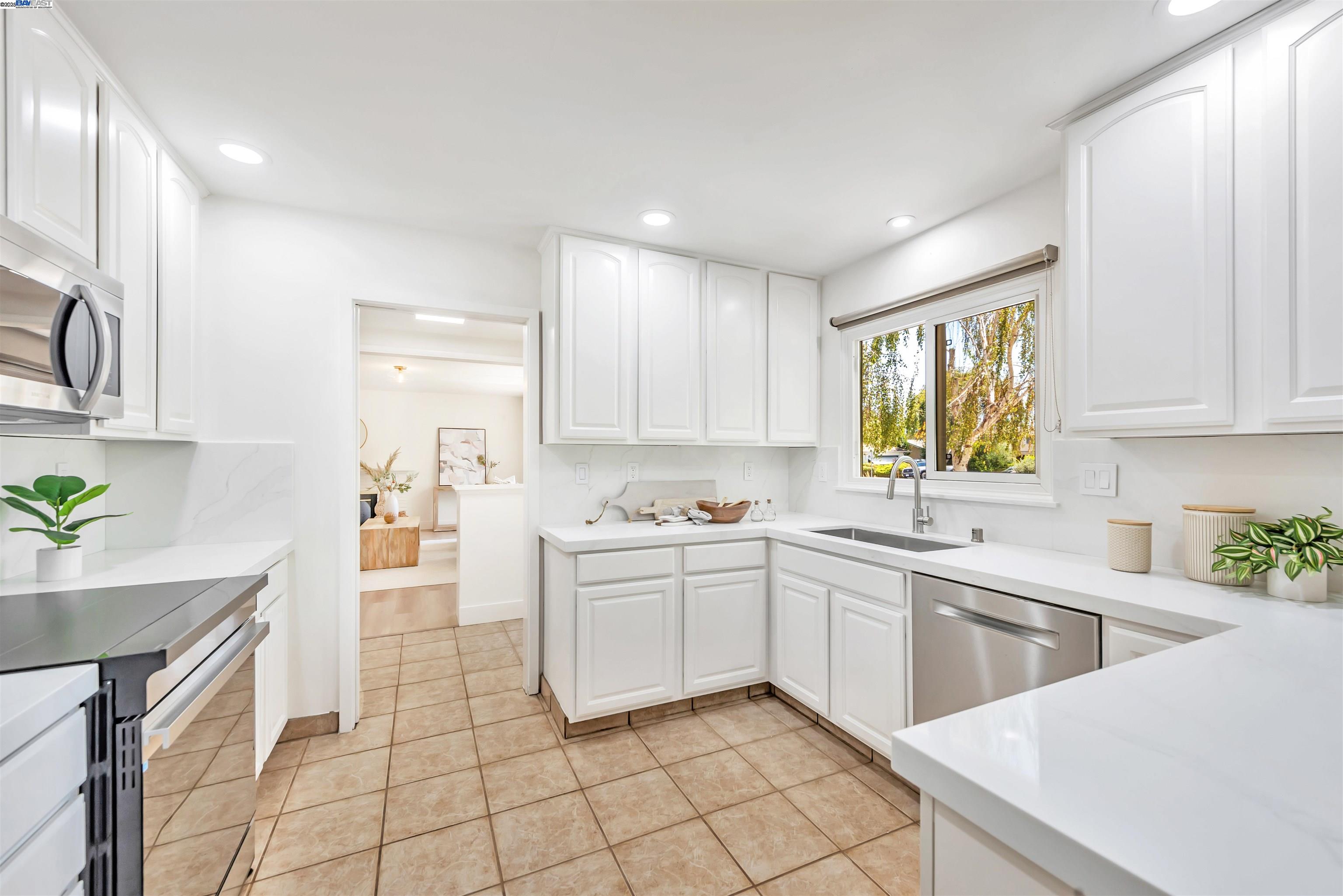 Detail Gallery Image 18 of 56 For 38388 Logan Dr, Fremont,  CA 94536 - 5 Beds | 3 Baths