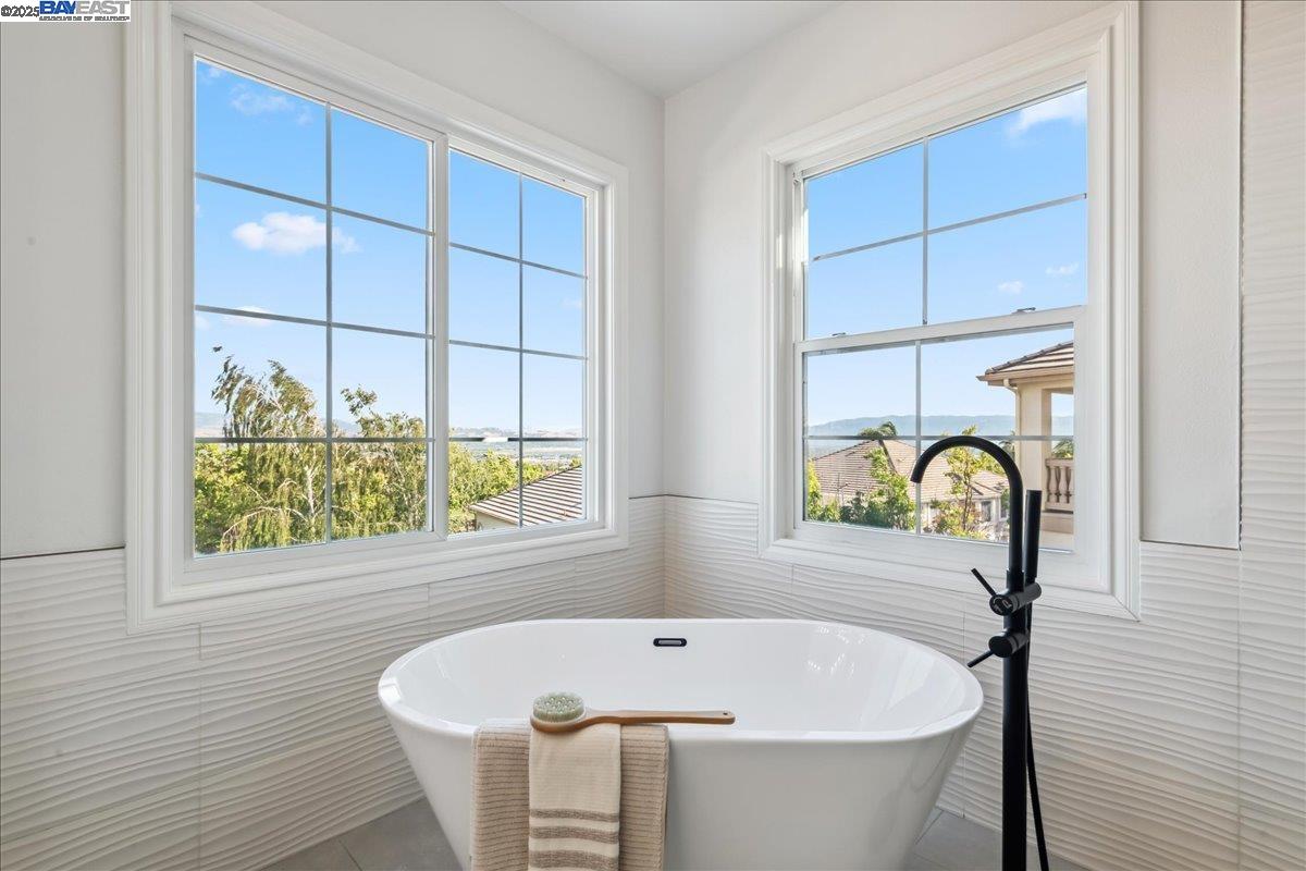 Detail Gallery Image 30 of 60 For 2890 Sable Oaks Way, Dublin,  CA 94568 - 5 Beds | 5/1 Baths