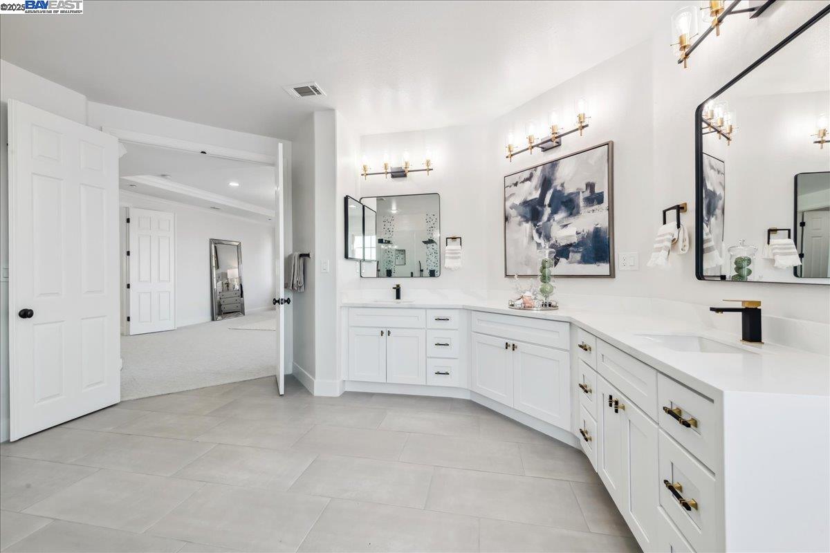 Detail Gallery Image 32 of 60 For 2890 Sable Oaks Way, Dublin,  CA 94568 - 5 Beds | 5/1 Baths