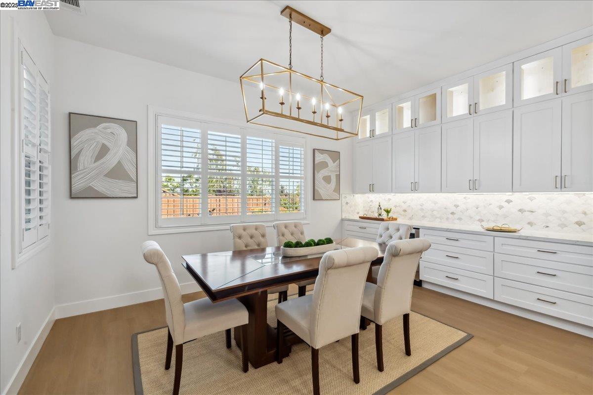 Detail Gallery Image 10 of 60 For 2890 Sable Oaks Way, Dublin,  CA 94568 - 5 Beds | 5/1 Baths