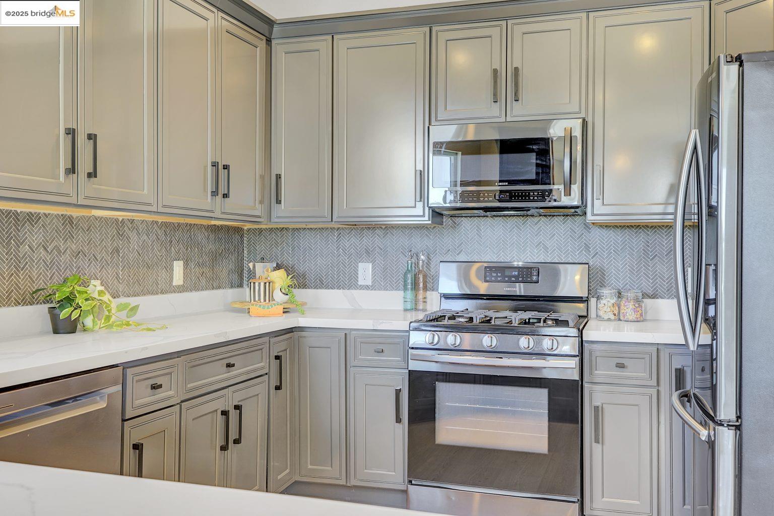 Detail Gallery Image 17 of 55 For 3107 Filbert St, Oakland,  CA 94608 - – Beds | – Baths