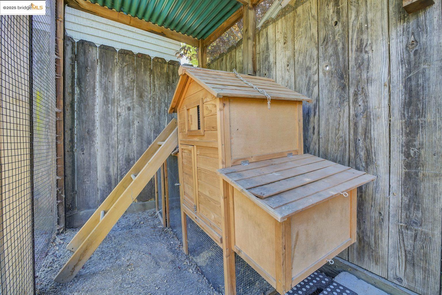 Detail Gallery Image 34 of 55 For 3107 Filbert St, Oakland,  CA 94608 - – Beds | – Baths