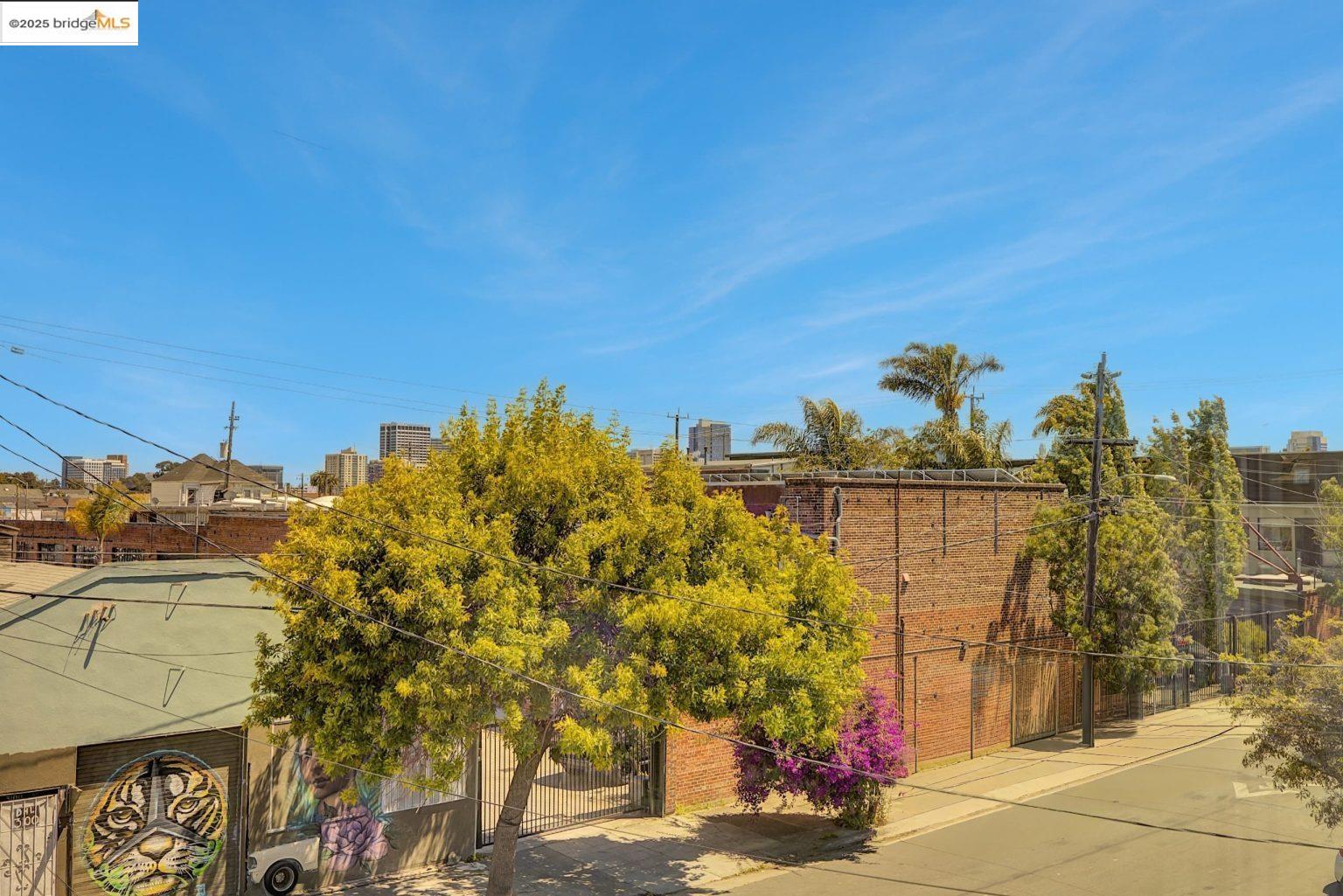 Detail Gallery Image 11 of 56 For 3107 Filbert St, Oakland,  CA 94608 - 4 Beds | 2 Baths