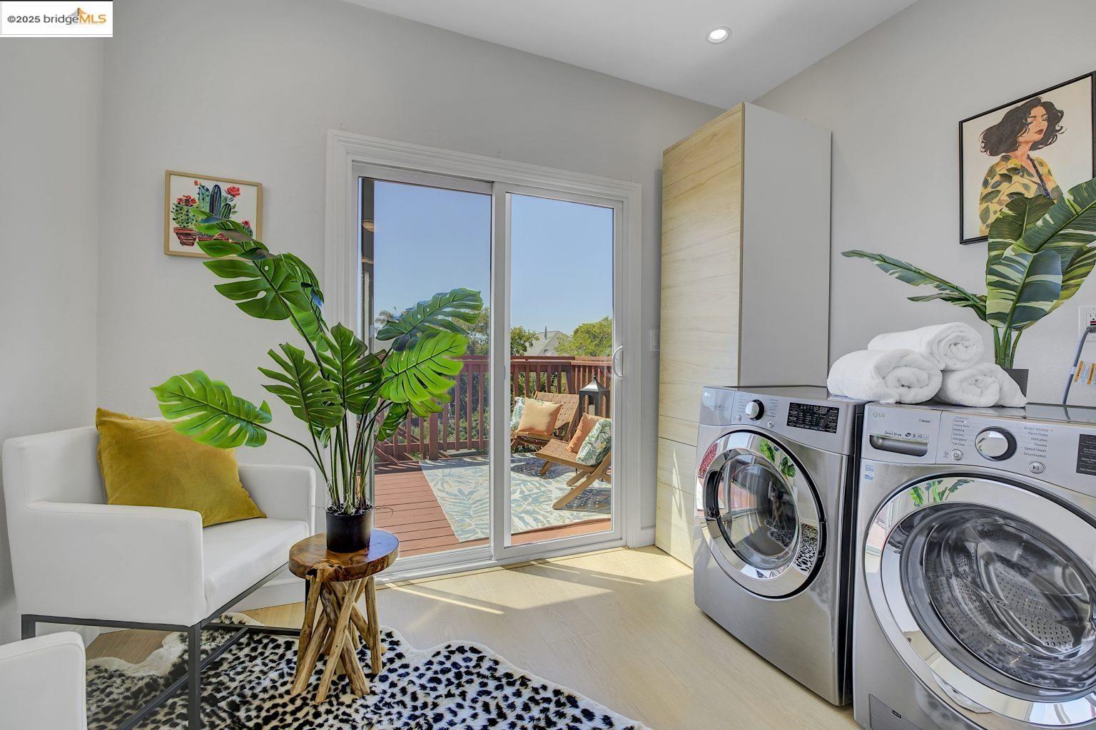 Detail Gallery Image 27 of 56 For 3107 Filbert St, Oakland,  CA 94608 - 4 Beds | 2 Baths