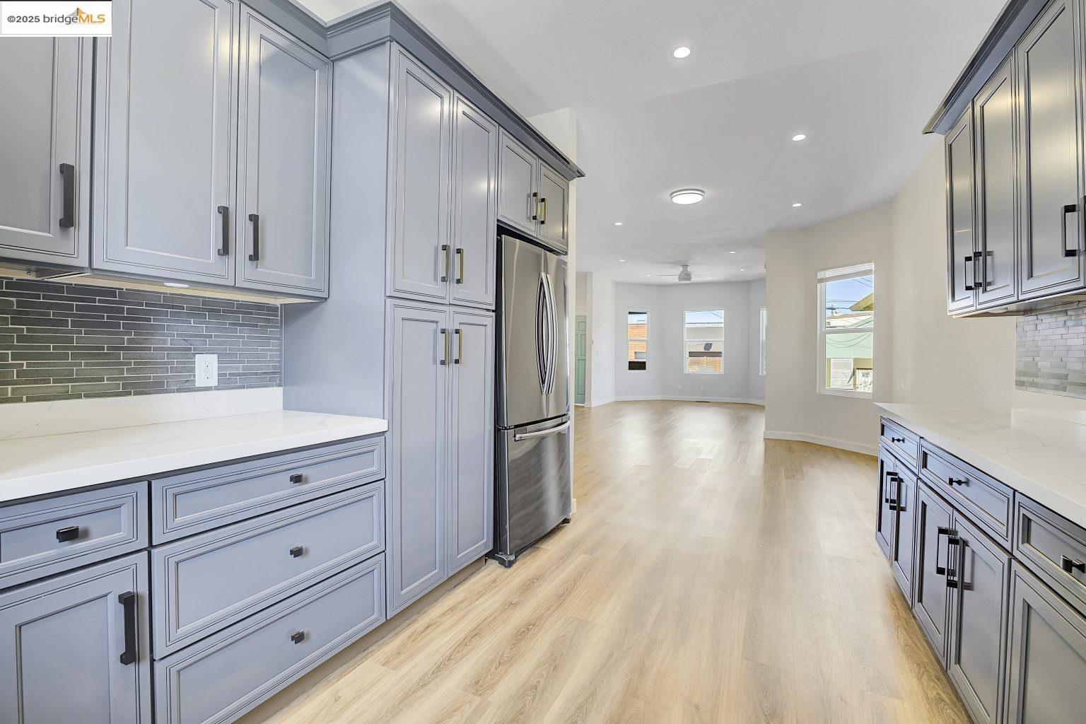 Detail Gallery Image 44 of 56 For 3107 Filbert St, Oakland,  CA 94608 - 4 Beds | 2 Baths