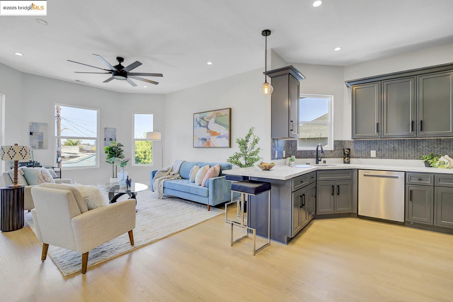 Detail Gallery Image 6 of 56 For 3107 Filbert St, Oakland,  CA 94608 - 4 Beds | 2 Baths