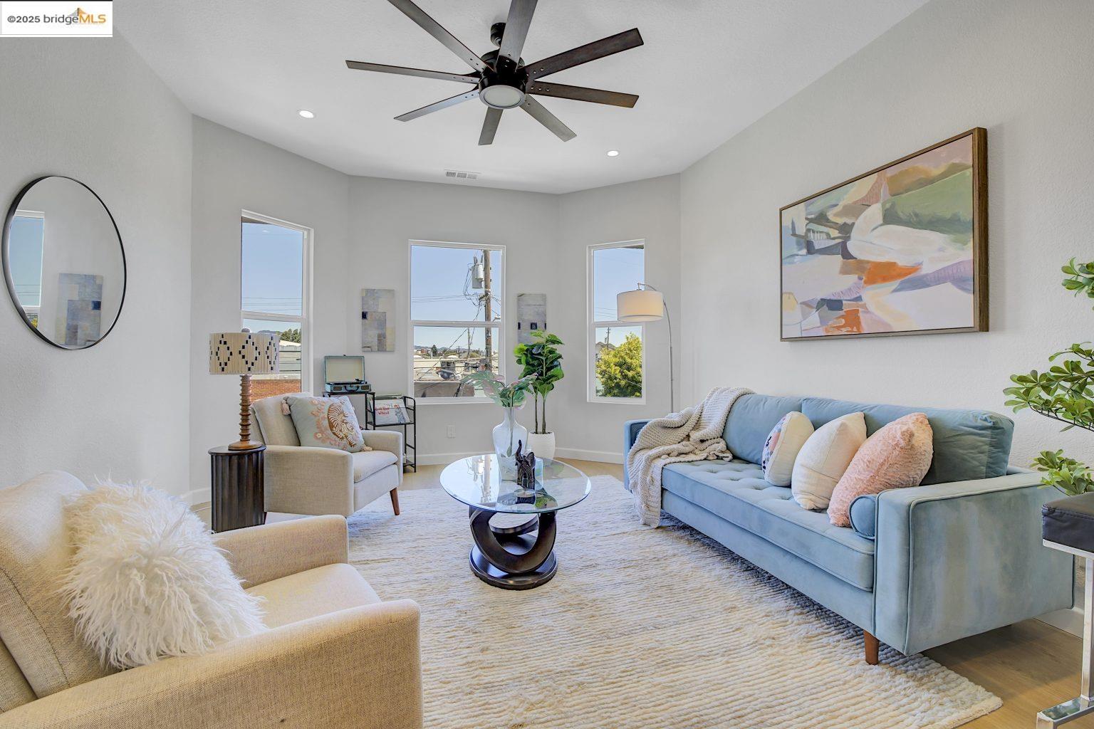 Detail Gallery Image 7 of 56 For 3107 Filbert St, Oakland,  CA 94608 - 4 Beds | 2 Baths