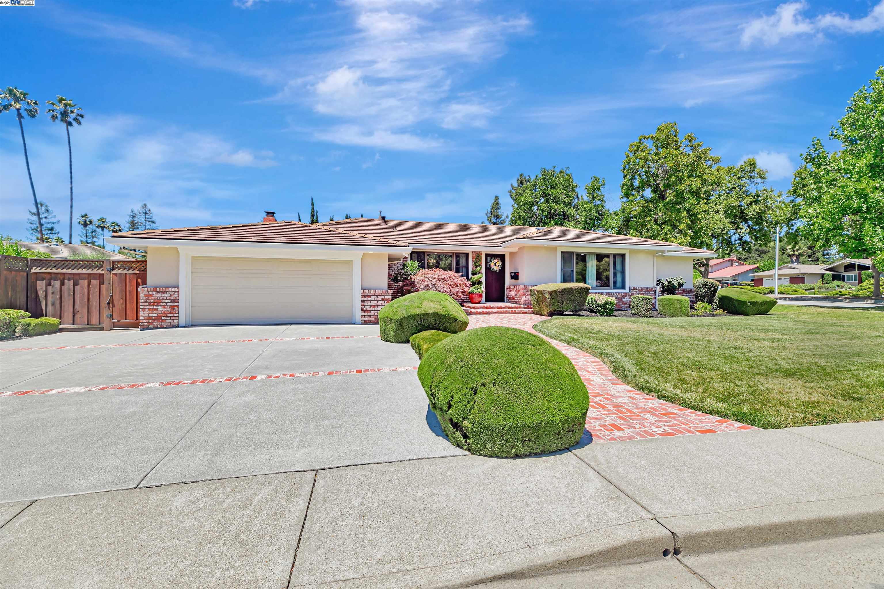 Detail Gallery Image 2 of 44 For 46101 Klamath St, Fremont,  CA 94539 - 3 Beds | 3 Baths