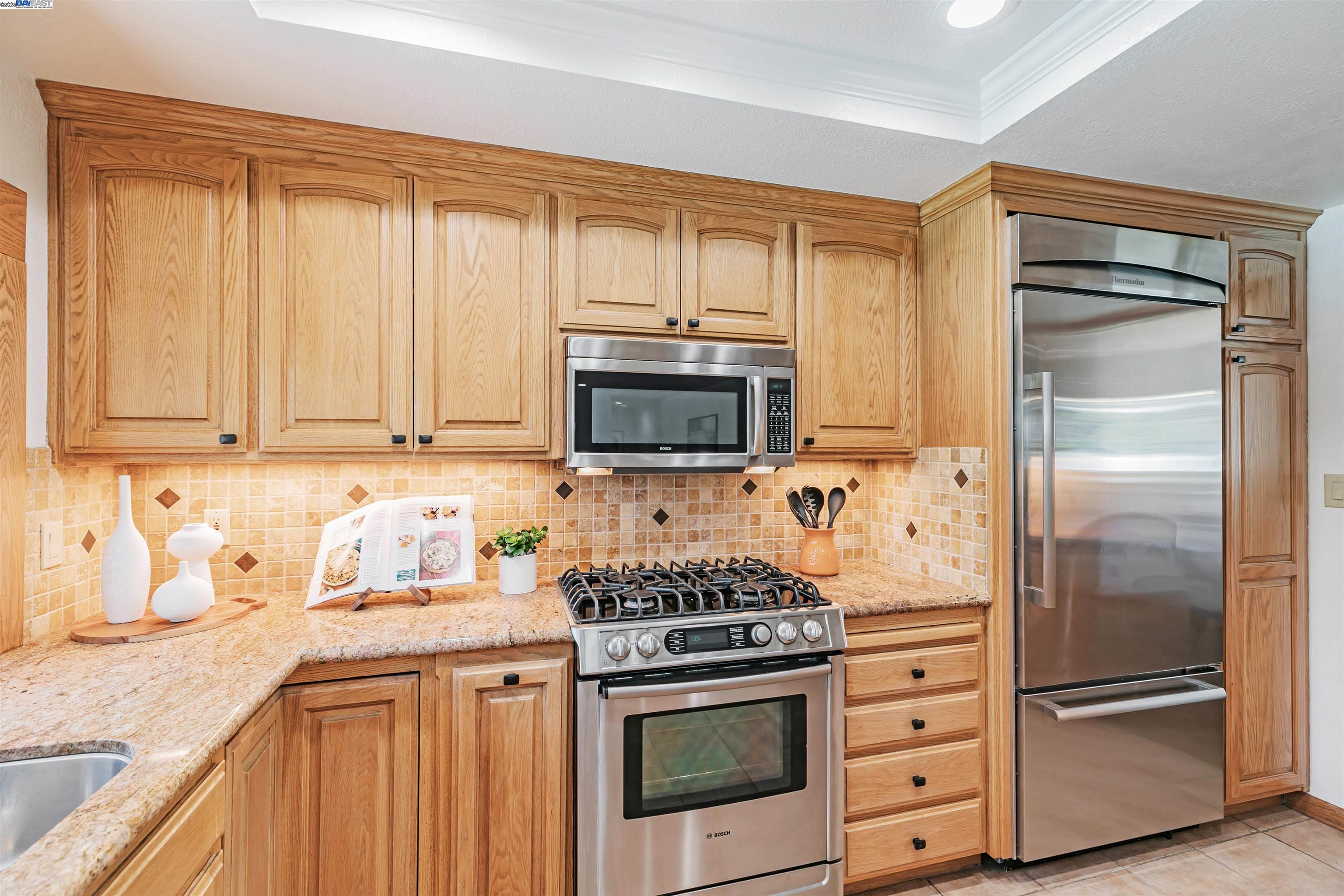 Detail Gallery Image 11 of 44 For 46101 Klamath St, Fremont,  CA 94539 - 3 Beds | 3 Baths