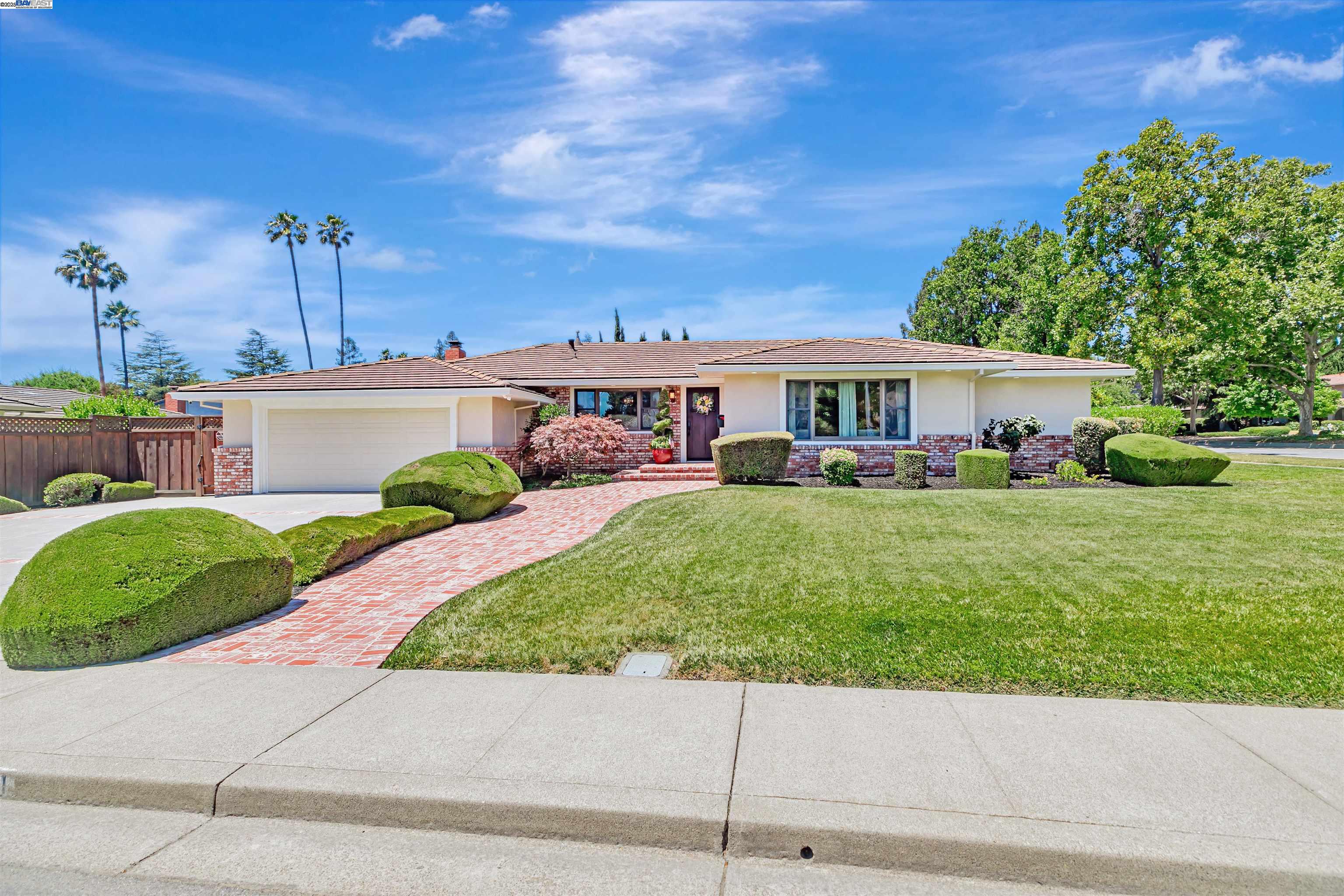 Detail Gallery Image 3 of 44 For 46101 Klamath St, Fremont,  CA 94539 - 3 Beds | 3 Baths