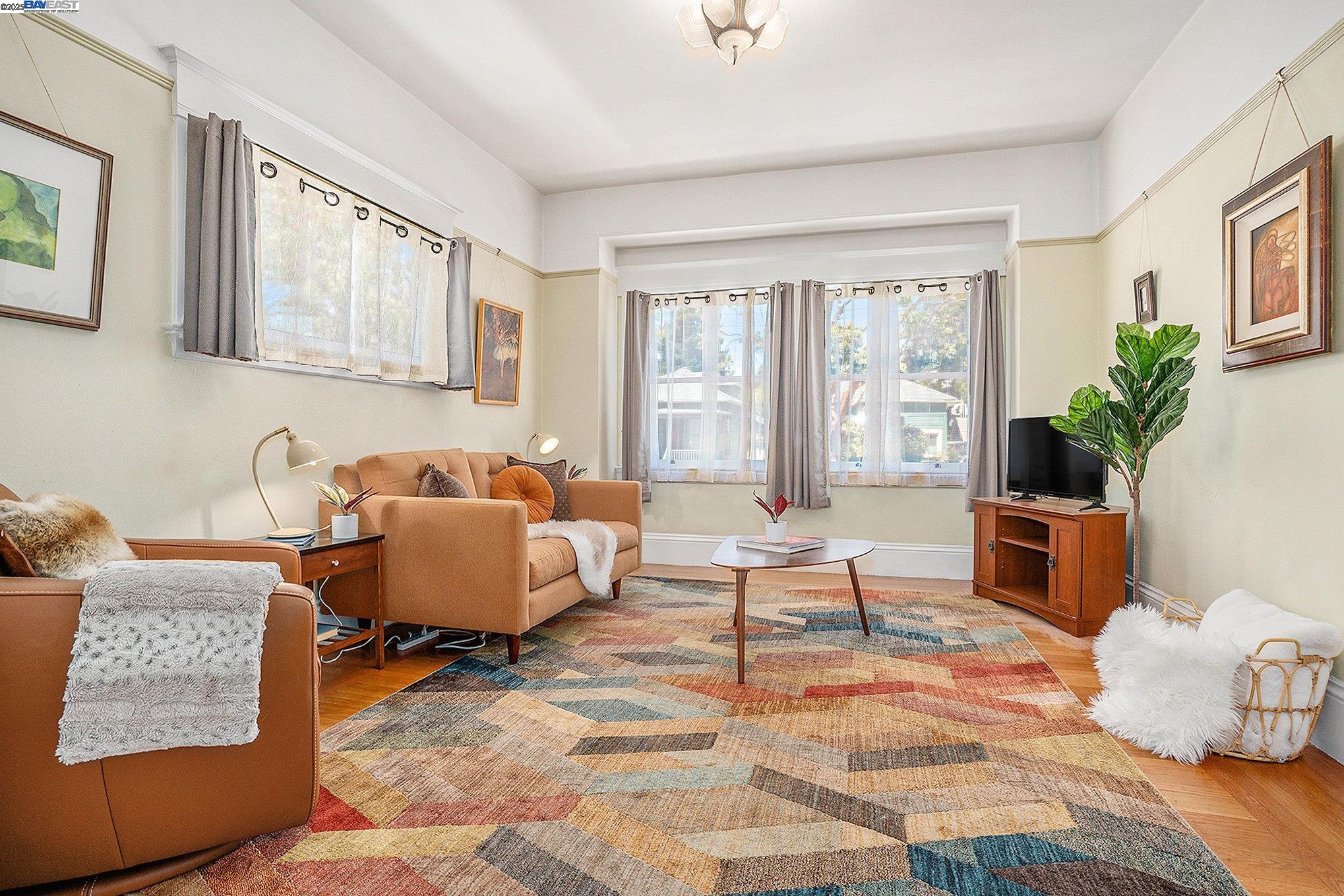 Detail Gallery Image 2 of 43 For 620 Taylor Avenue, Alameda,  CA 94501 - 3 Beds | 2/1 Baths