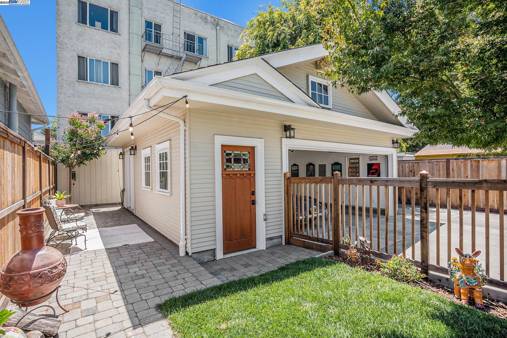 Detail Gallery Image 22 of 43 For 620 Taylor Avenue, Alameda,  CA 94501 - 3 Beds | 2/1 Baths