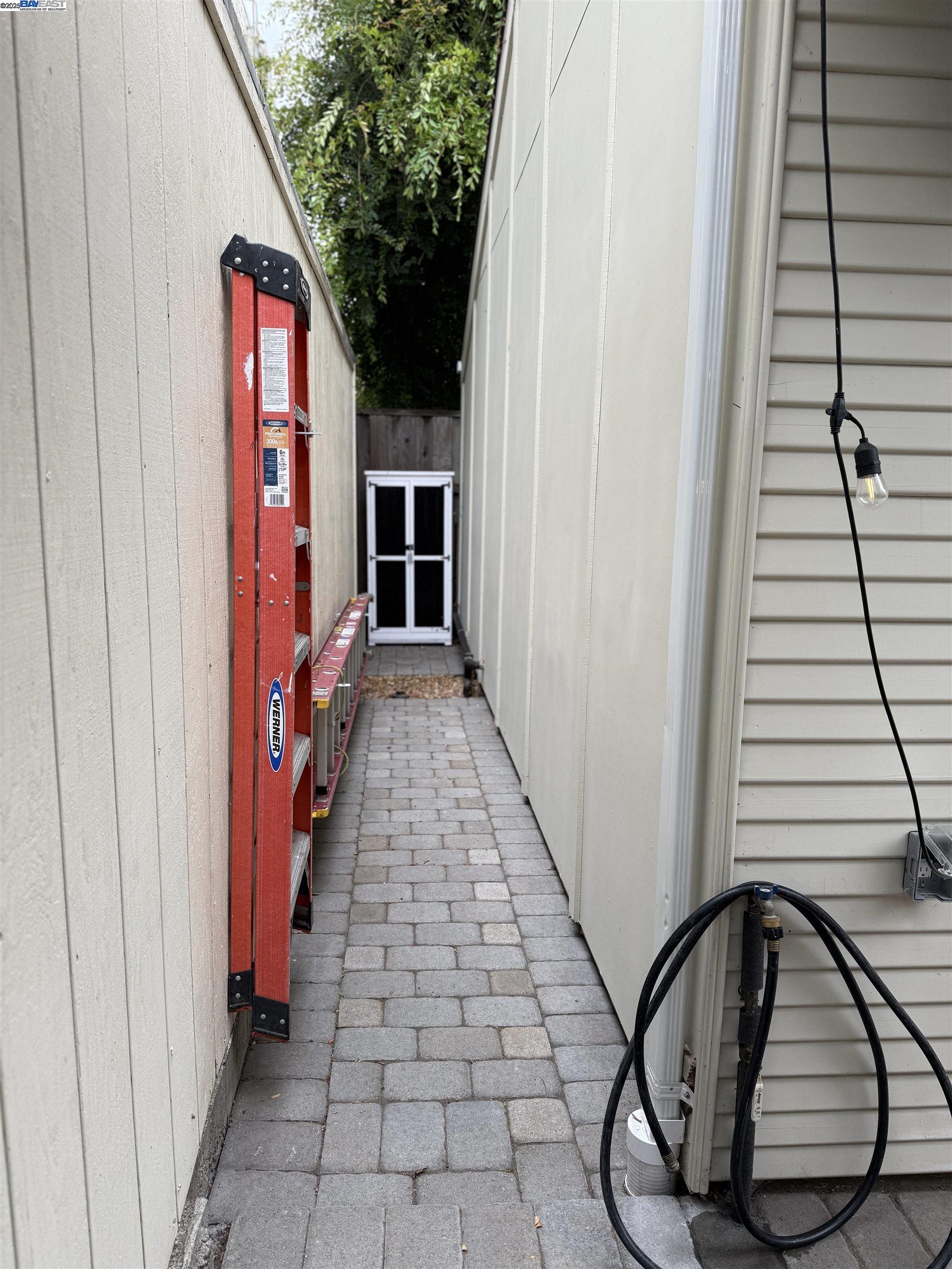 Detail Gallery Image 32 of 43 For 620 Taylor Avenue, Alameda,  CA 94501 - 3 Beds | 2/1 Baths