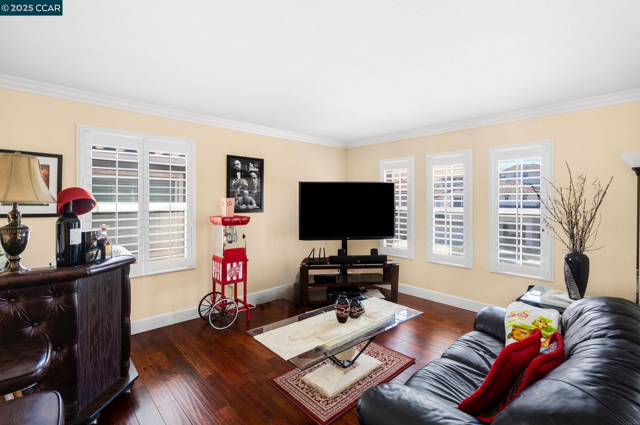 Detail Gallery Image 19 of 39 For 1426 Santa Teresa Dr, Pittsburg,  CA 94565 - 5 Beds | 4 Baths