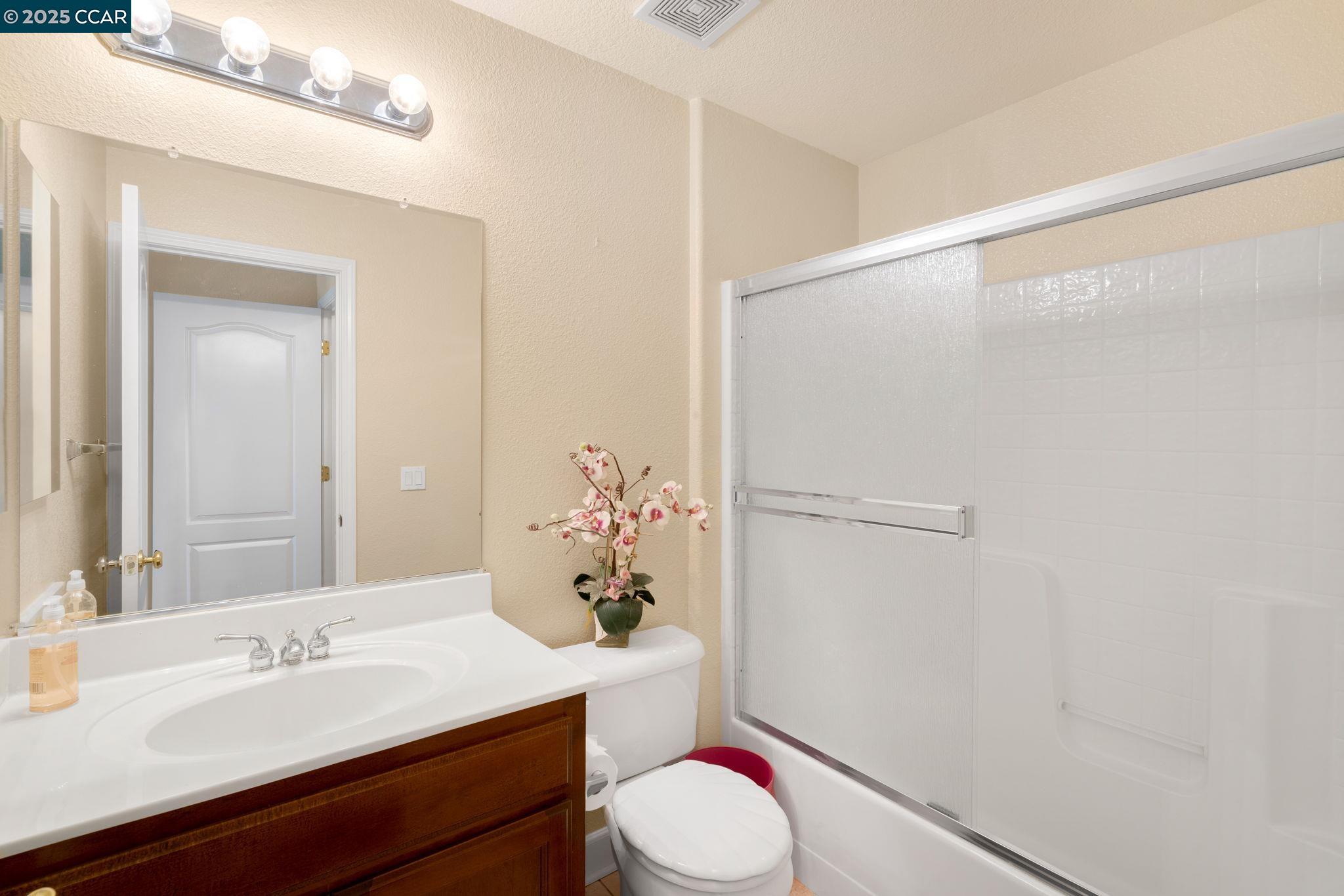 Detail Gallery Image 24 of 39 For 1426 Santa Teresa Dr, Pittsburg,  CA 94565 - 5 Beds | 4 Baths