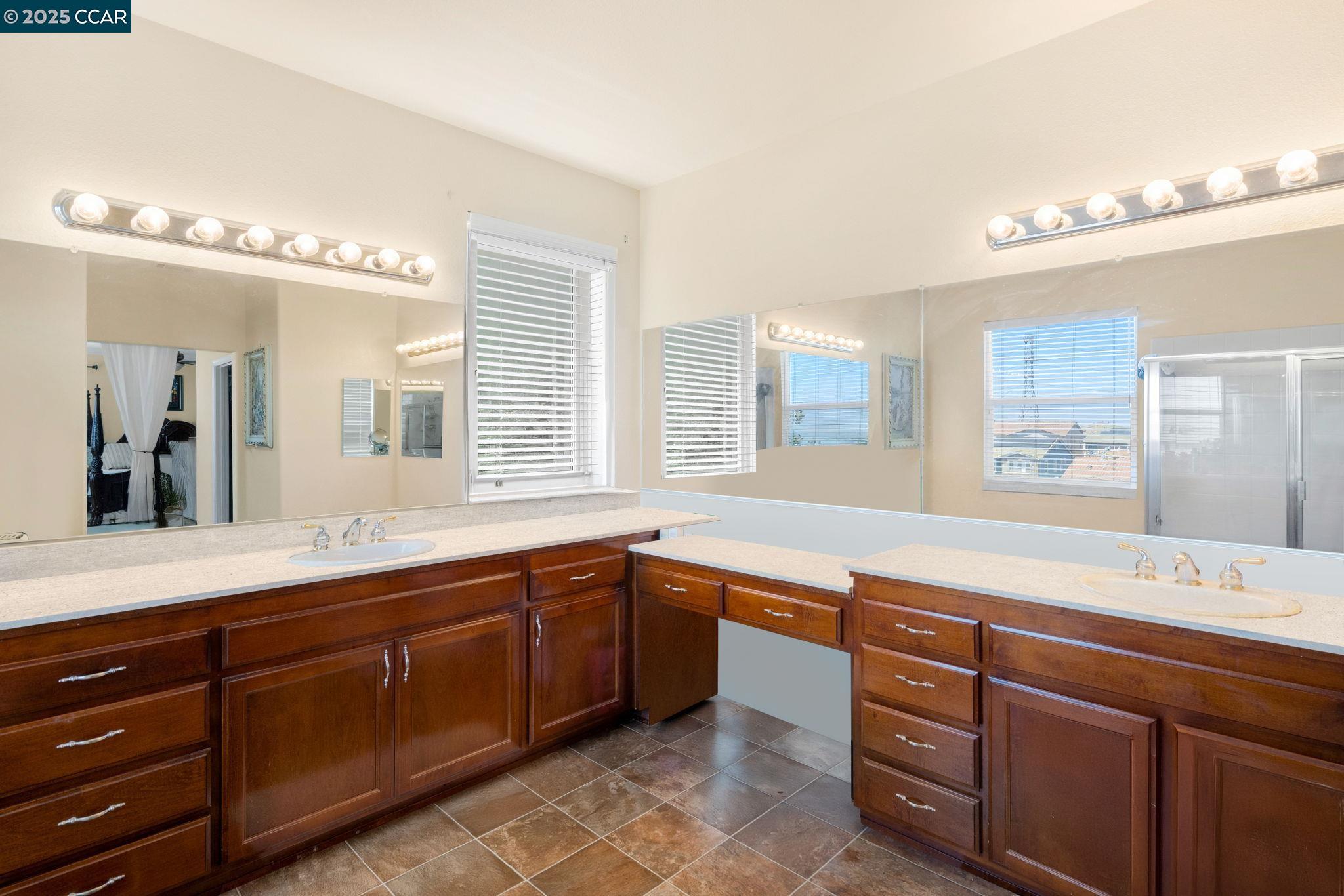 Detail Gallery Image 29 of 39 For 1426 Santa Teresa Dr, Pittsburg,  CA 94565 - 5 Beds | 4 Baths